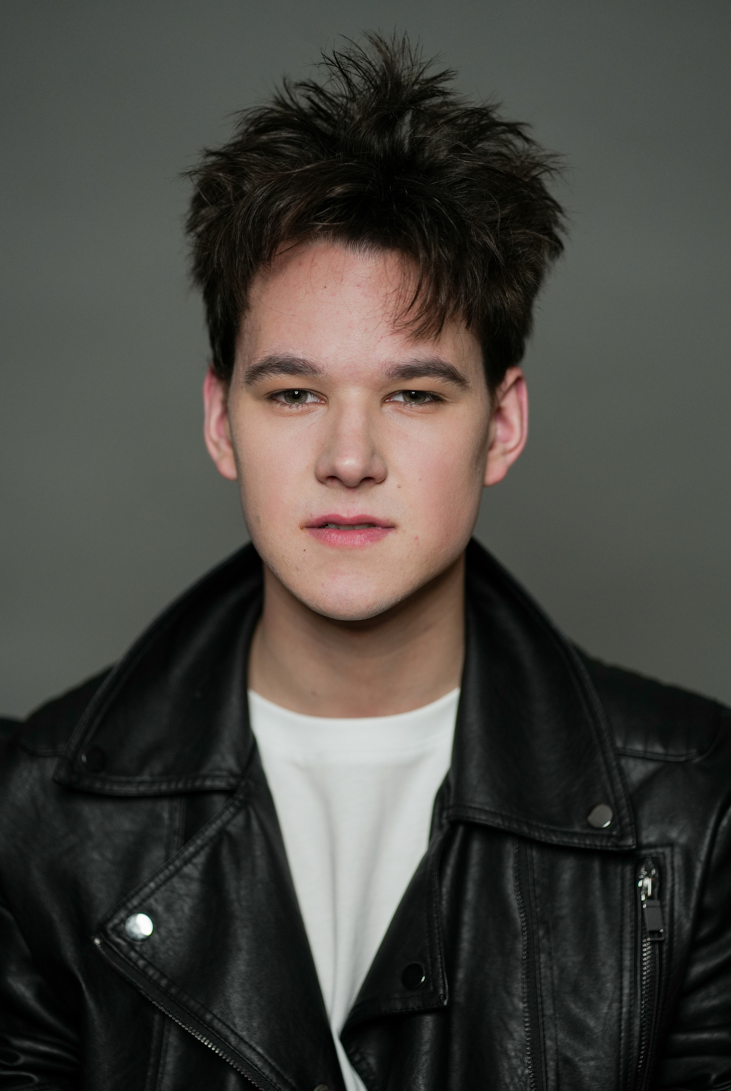 Актерское базовое портфолио. Портретная съемка в Москве, студийный фотограф Игорь Фомин