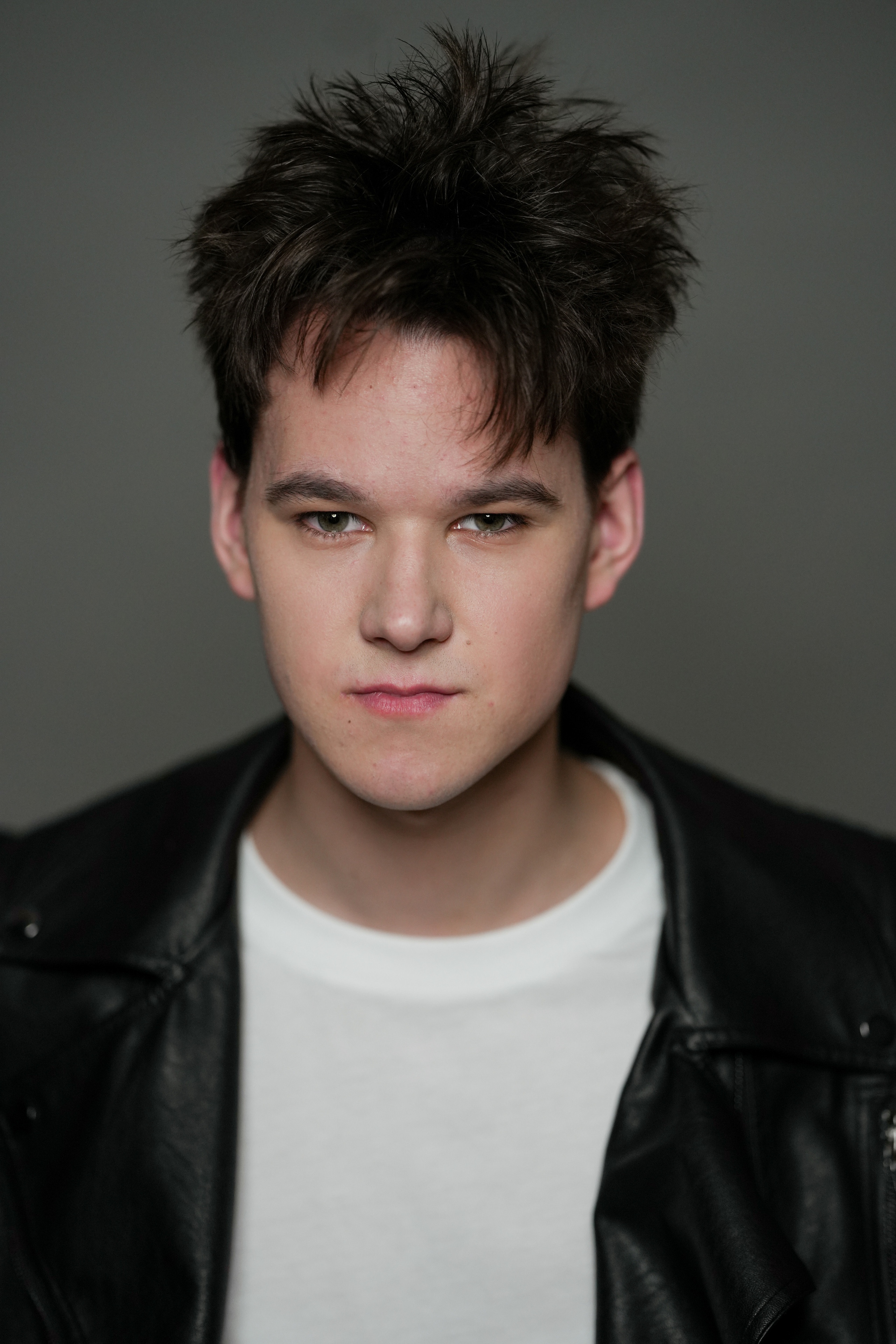 Актерское базовое портфолио. Портретная съемка в Москве, студийный фотограф Игорь Фомин