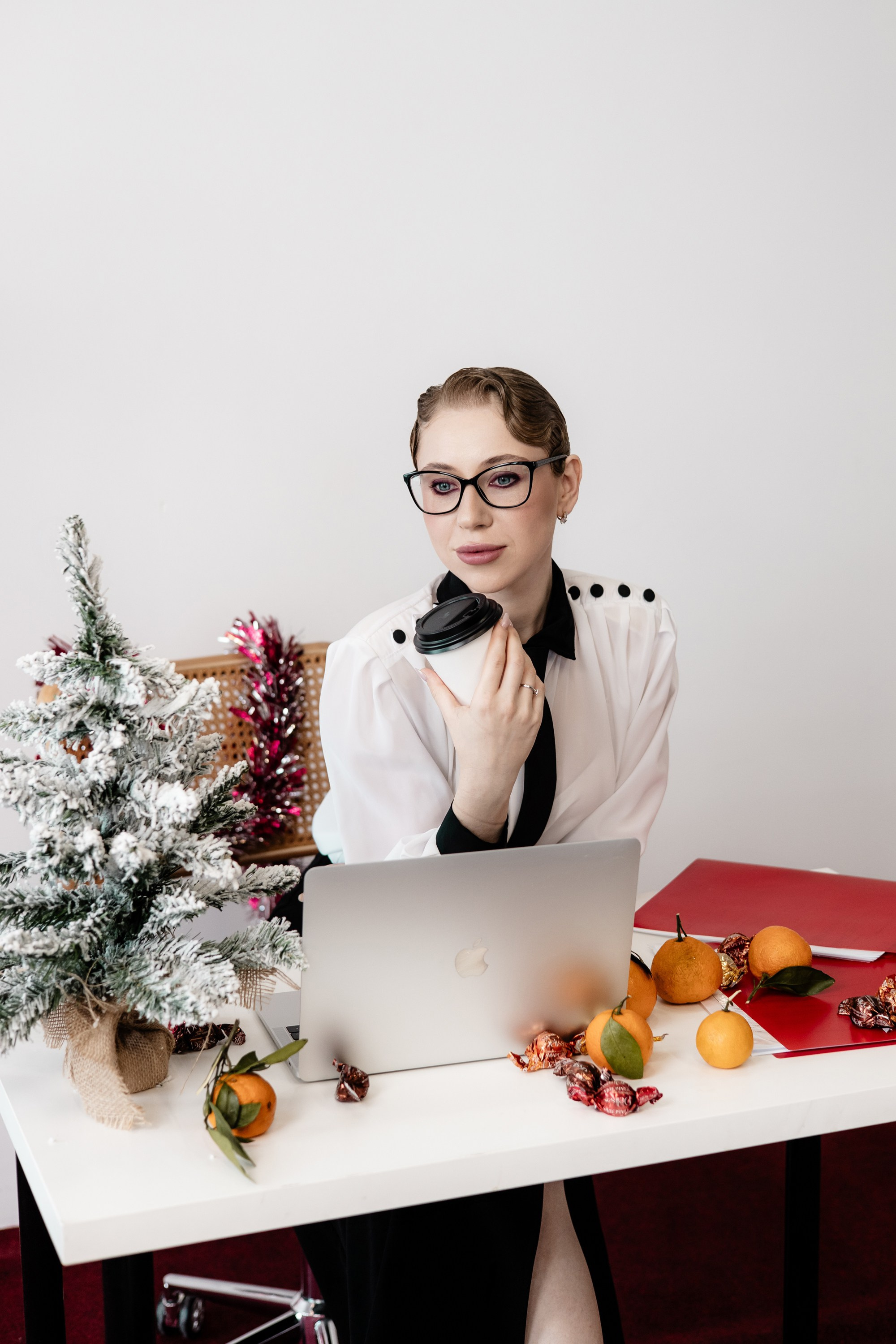 Дарья — new year office core