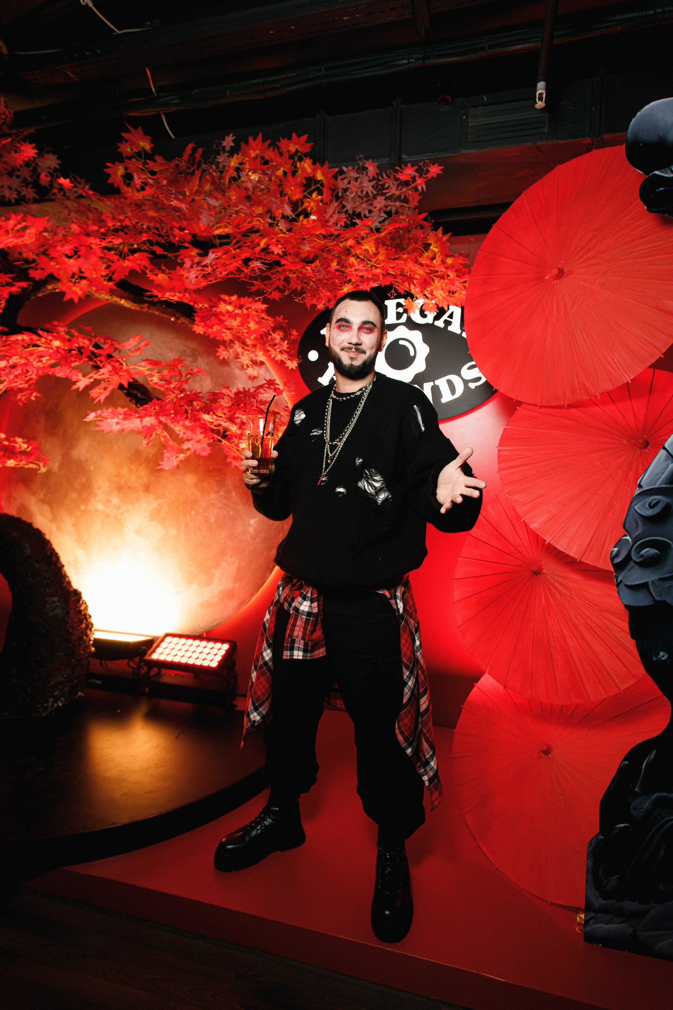 ILLEGAL FRIENDS | ASIA. СВОИ. ФОТООТЧЕТЫ-СОБЫТИЯ-МЕСТА