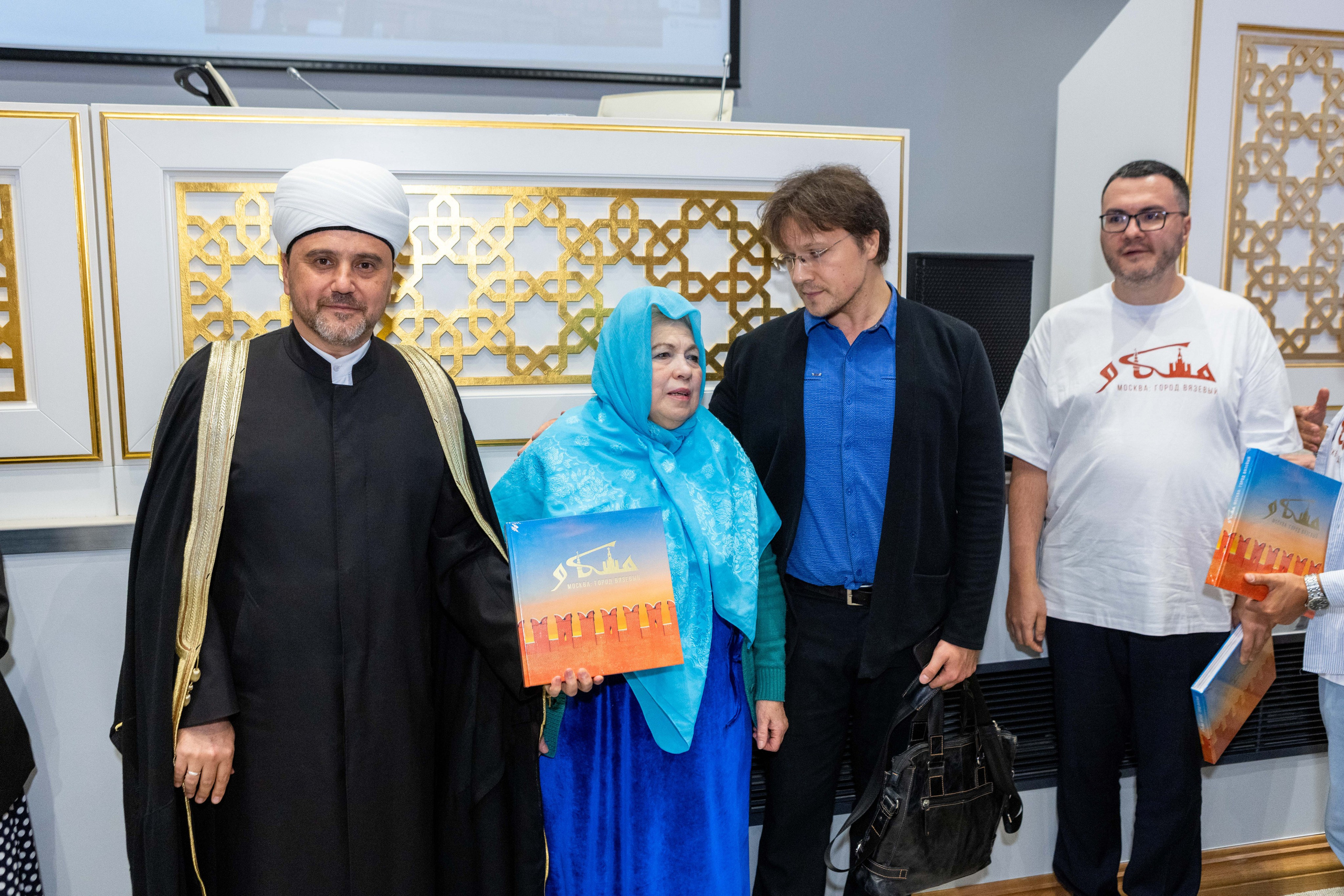 Репортаж с презентации книги — «Москва: город вязевый». Рекламный, предметный, репортажный, семейный фотограф и художник в Москве