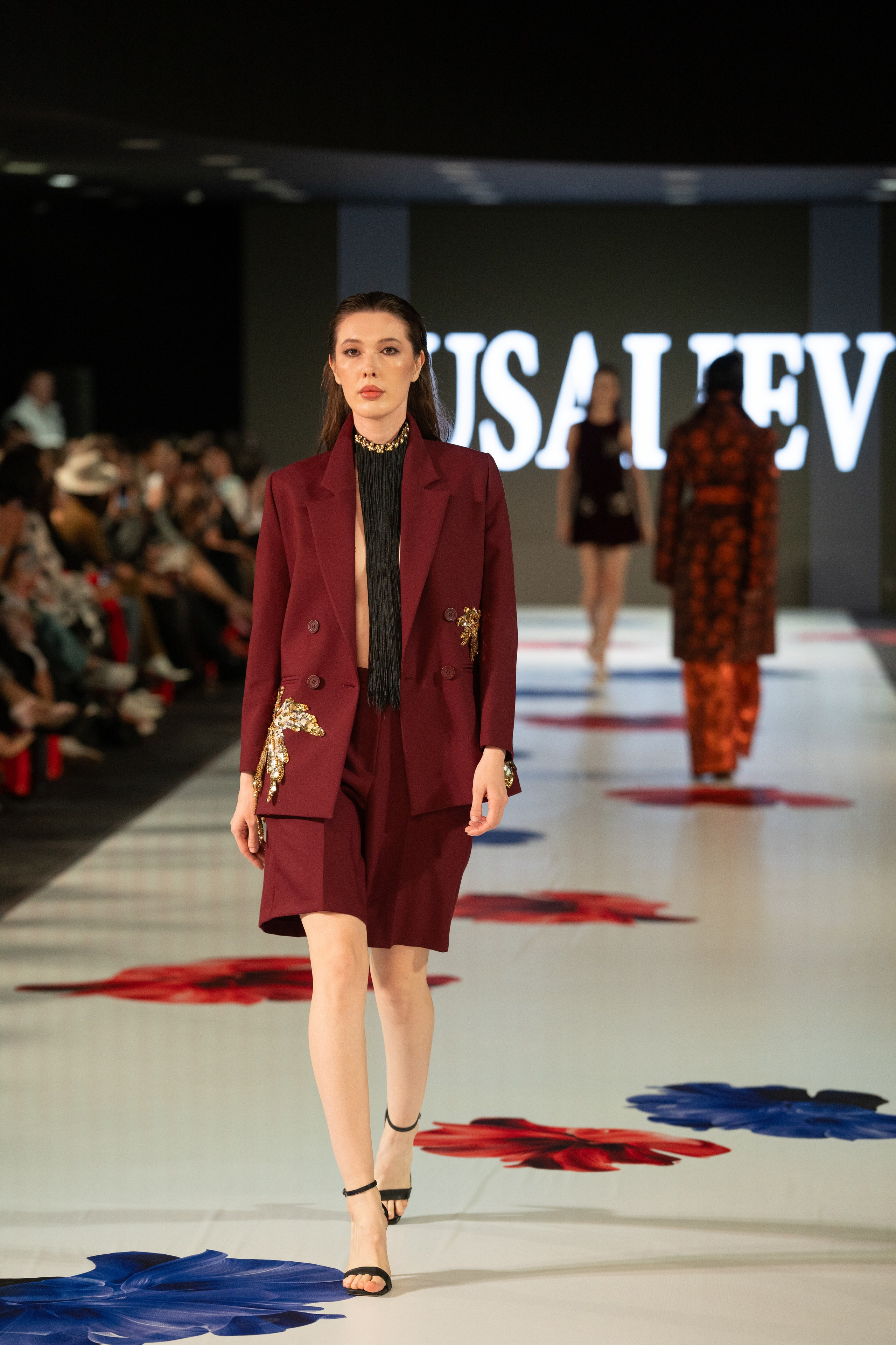 Дизайнер Ulugbek Sailev. Сайт Алматинского НЮ АРТ, будуар и фэшн фотографа Дениса Карпенко