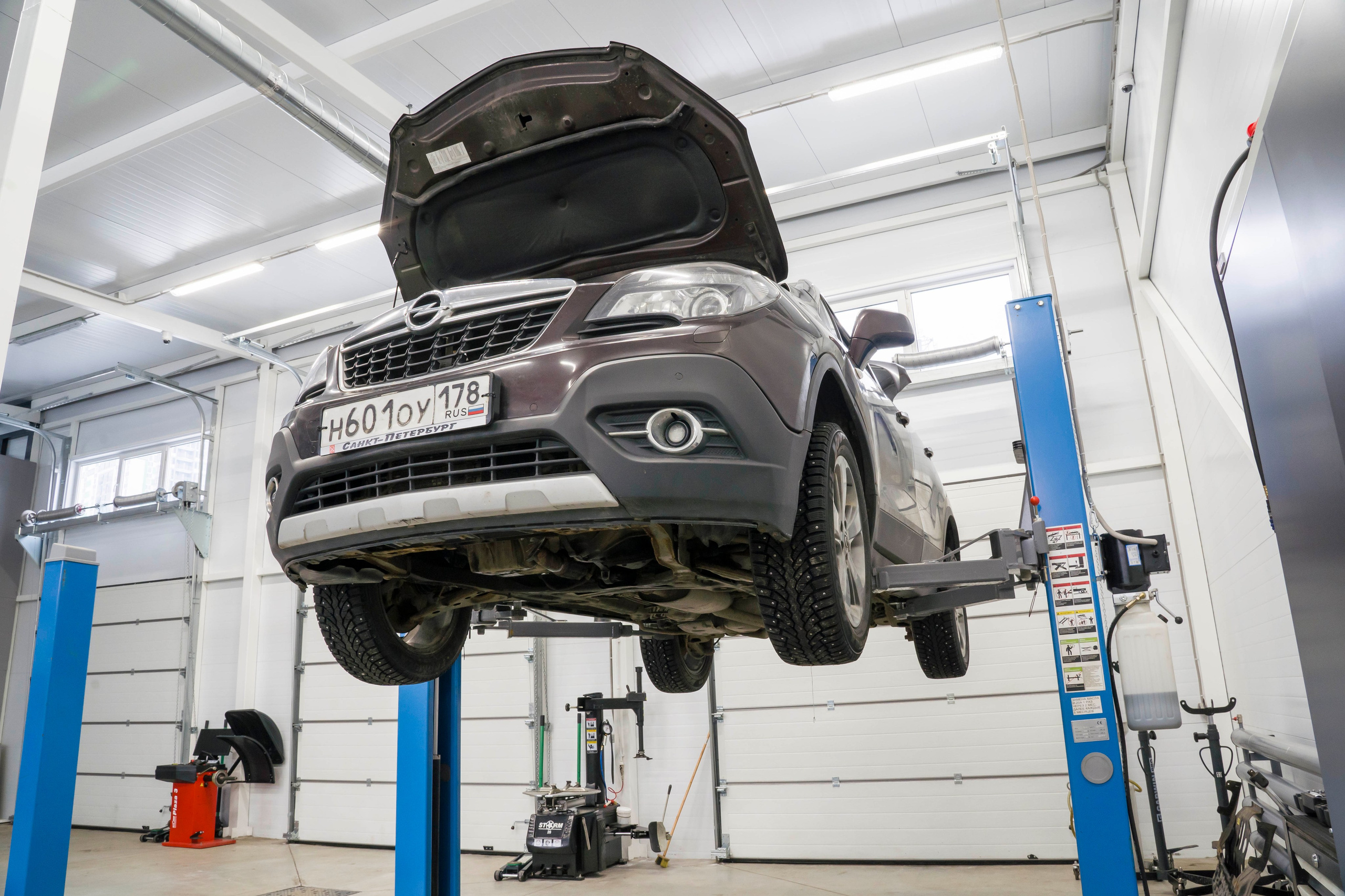 Съемка автосервиса автомойки. Фотограф в Санкт-Петербурге. Репортажная и все съёмки для бизнеса