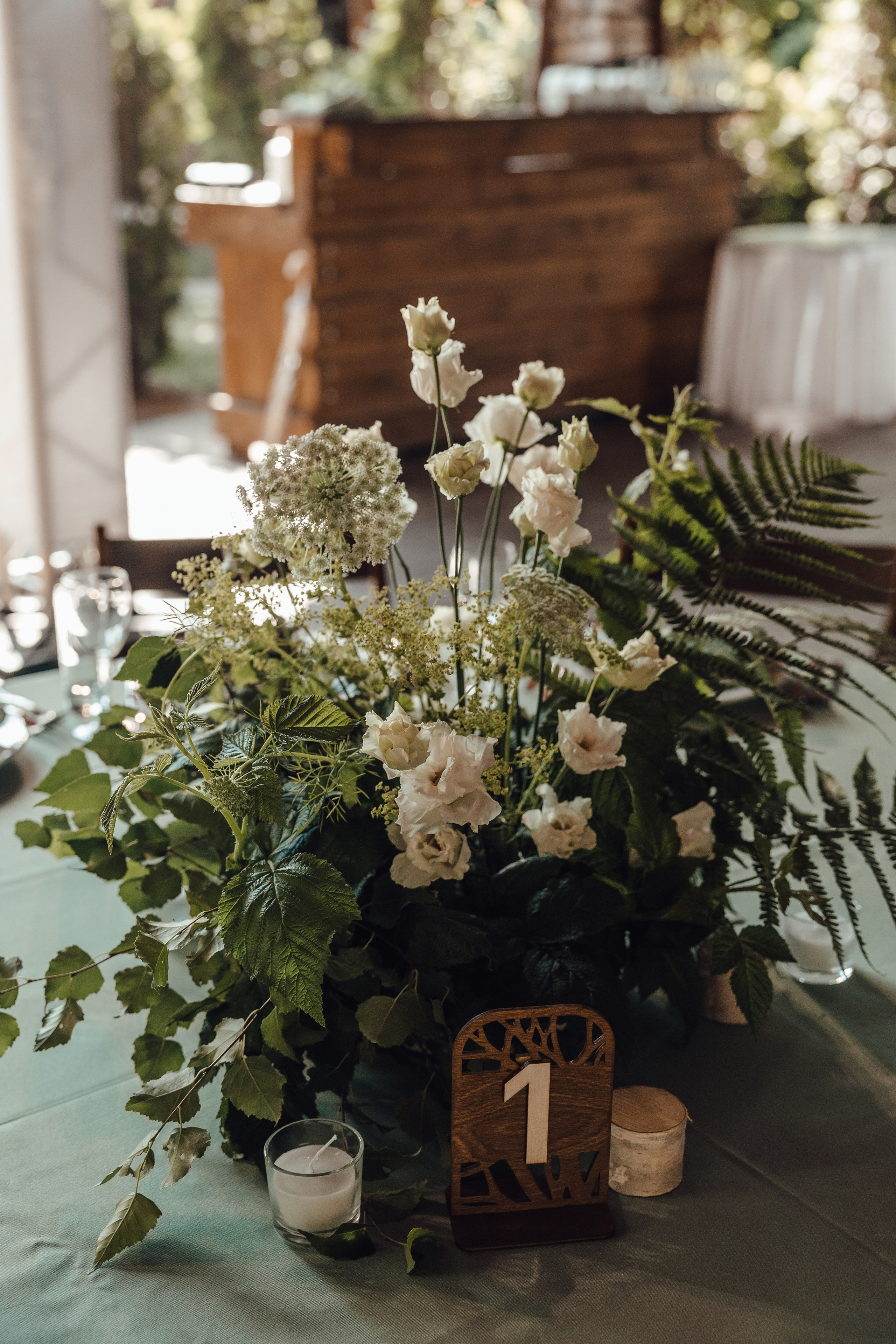 Свадебная фотосессия в мини-отеле Таежный в Москве