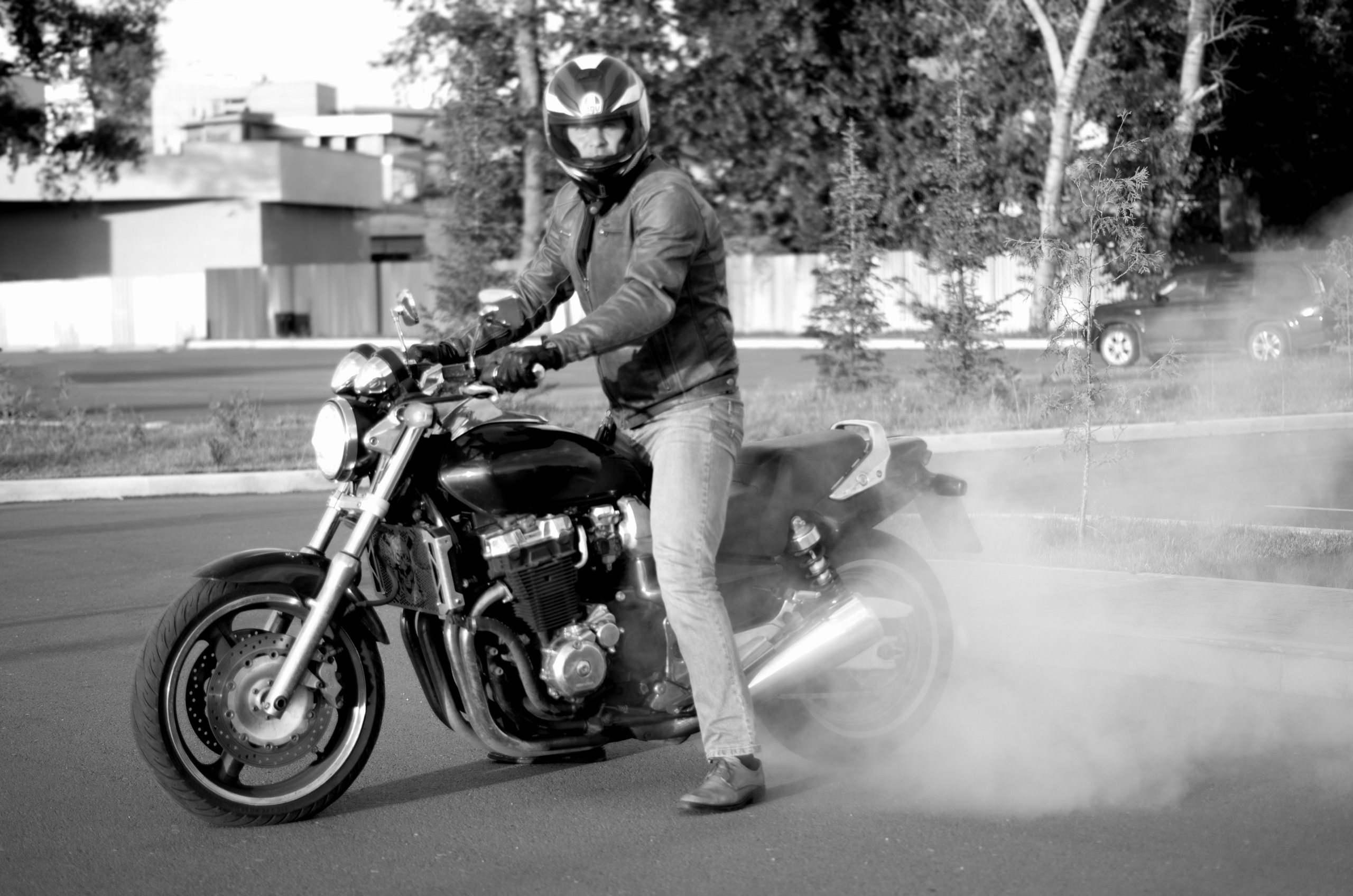 Мужской портрет: мотоцикл. Фотограф Марина Доглядная Челябинск фотосессии с лошадьми, мотоциклами