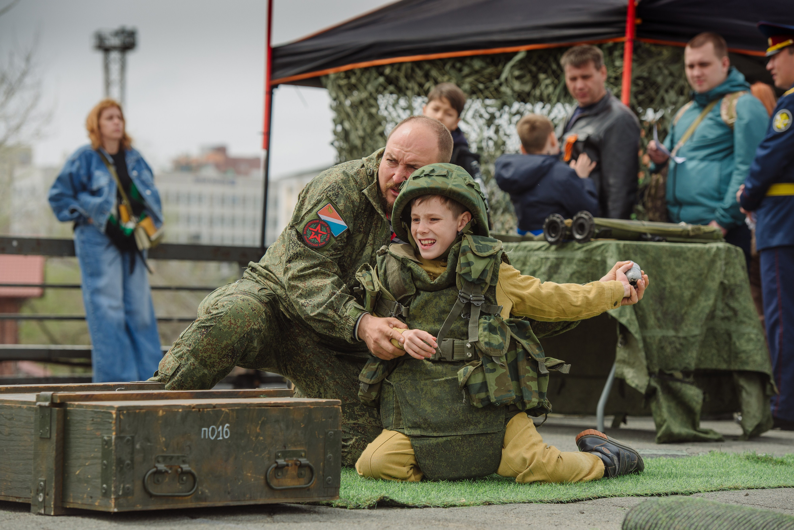 9 мая Центральная плащадь. Фотограф Мария Каюрова