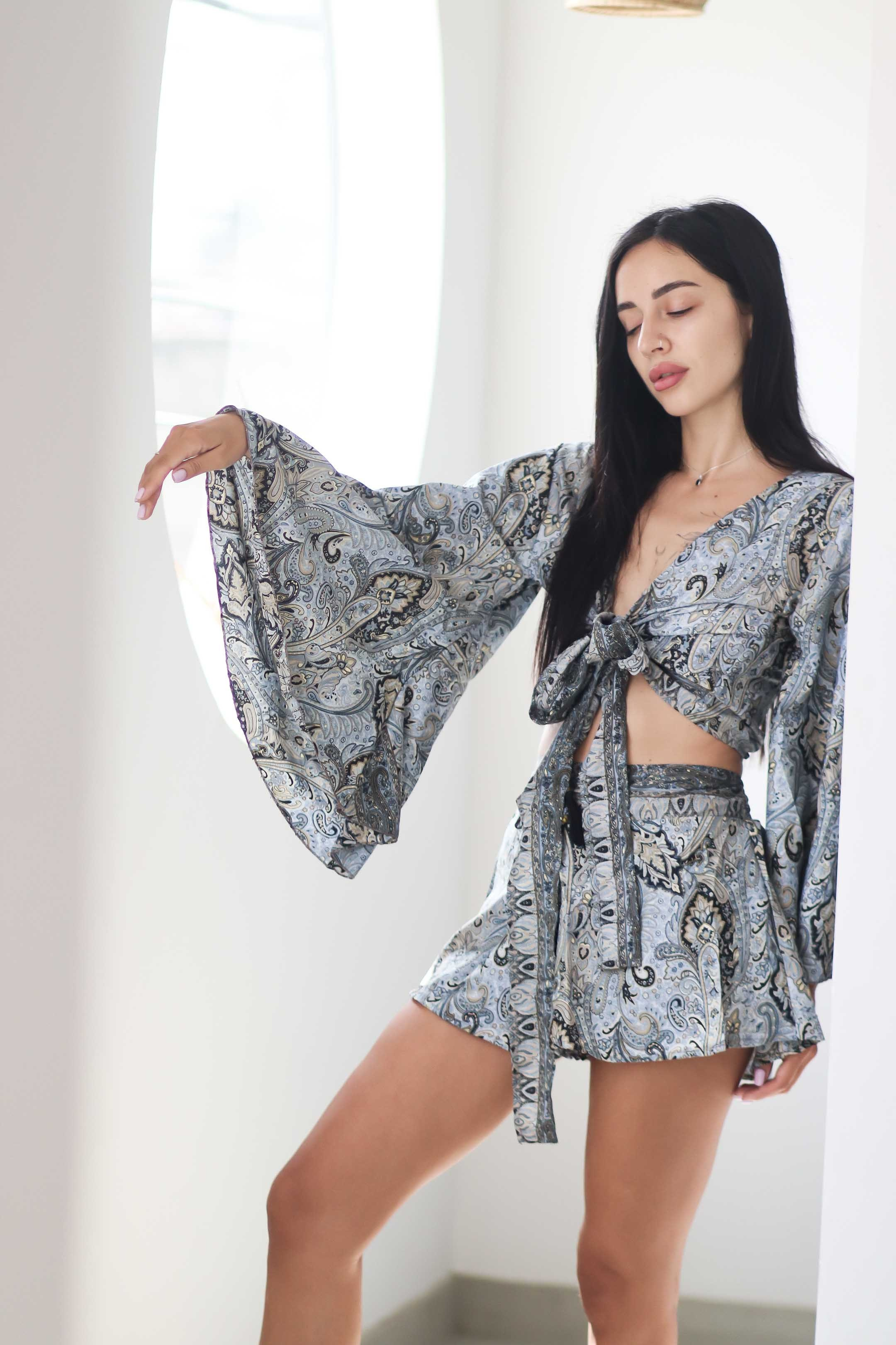 Коллекция купальников бикини. Фотограф на Шри-Ланке