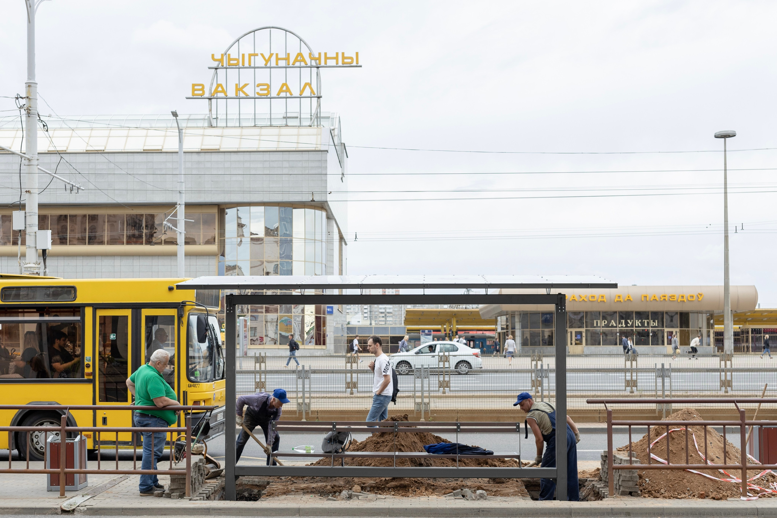 Street. Documentary photographer Anton Zdanovich