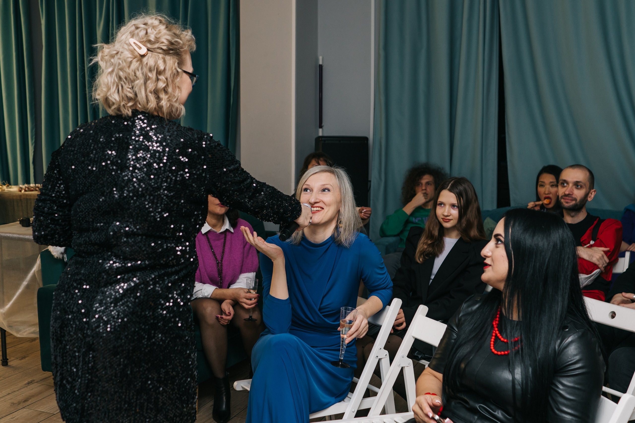 Бизнес-стендап. Женский фотограф в Москве Анастасия Сидорова