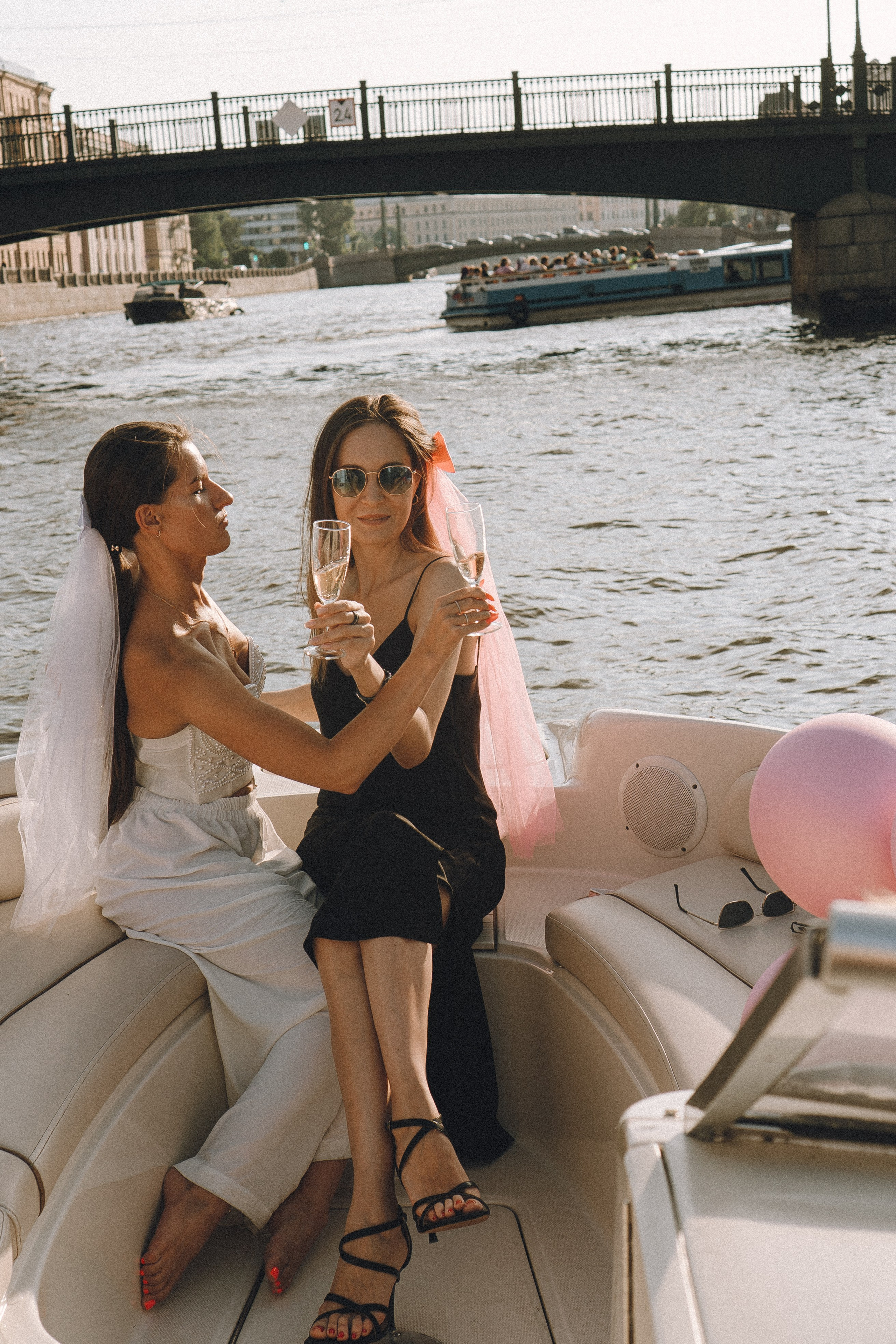 ДЕВИЧНИК НА КАТЕРЕ. Профессиональный фотограф, Санкт-Петербург — Виктория Богомолова