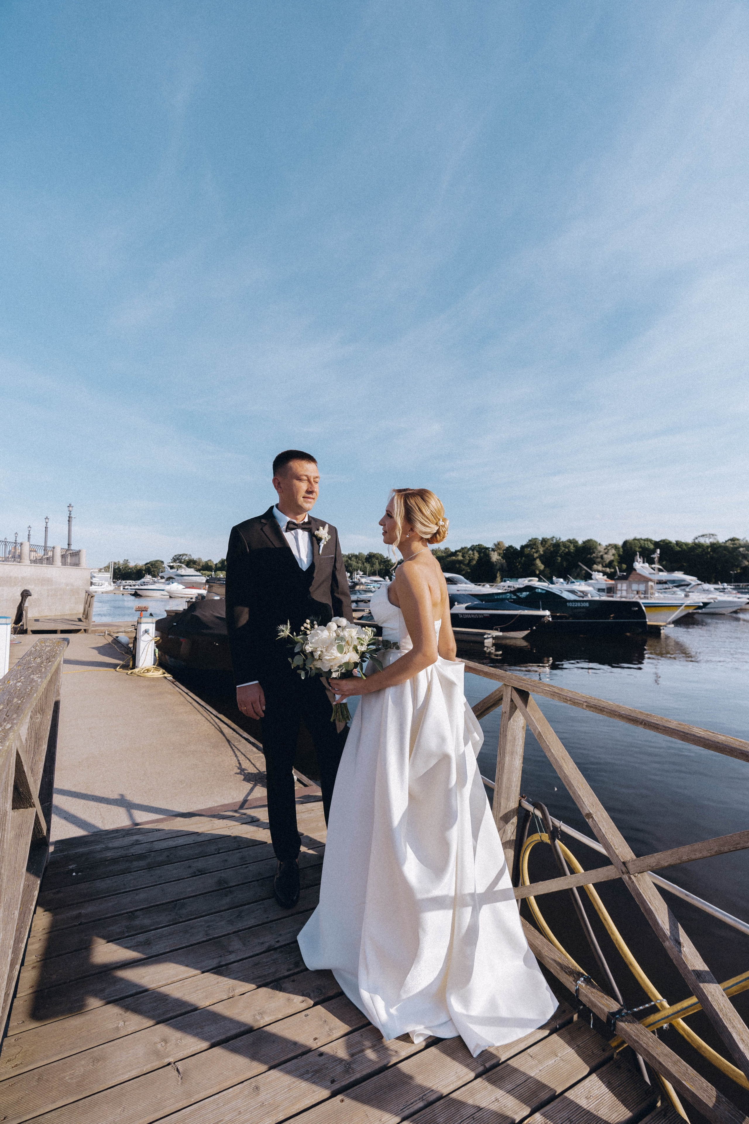 СВАДЕНБНАЯ СЬЕМКА НА КАТЕРЕ ПО КАНАЛАМ САНКТ-ПЕТЕРБУРГА И В АКВАТОРИИ НЕВЫ. Профессиональный фотограф, Санкт-Петербург — Виктория Богомолова