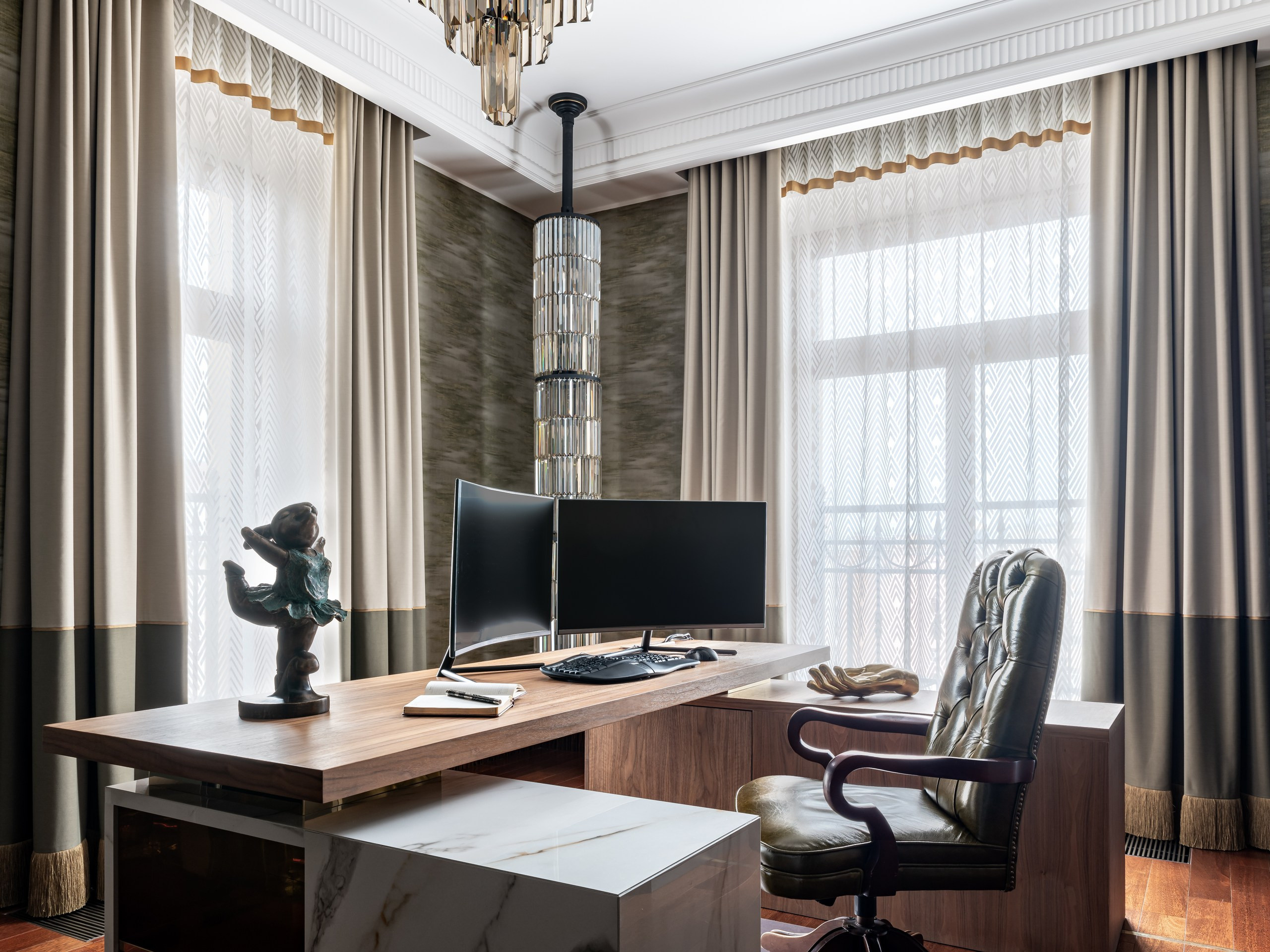 Дизайн штор в мужском кабинете