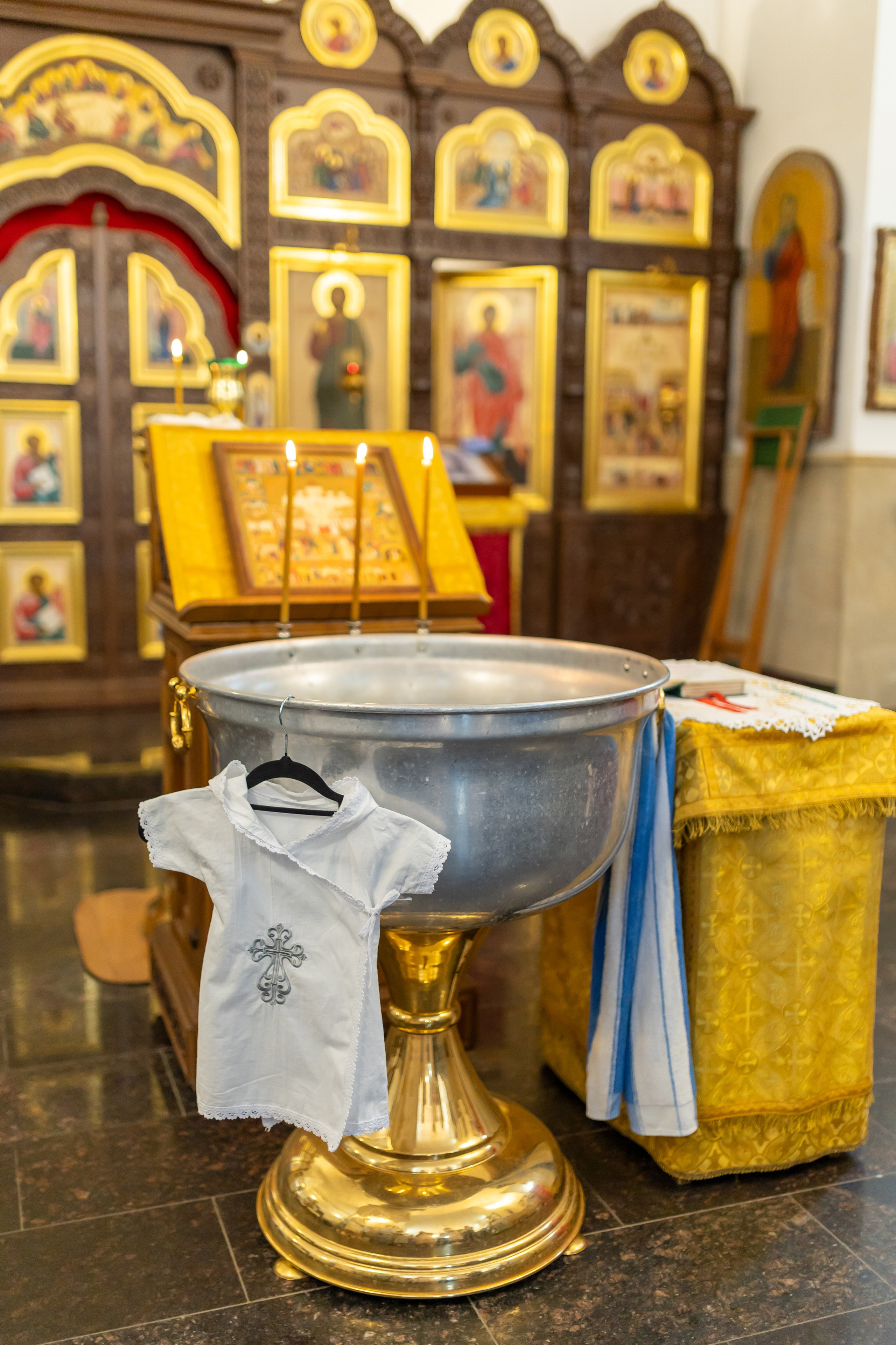 Крещение, Храм во имя Всемилостивого Спаса (на Звёздочке). Фотограф новорожденных. Детский и семейный фотограф Марьяна Юдина