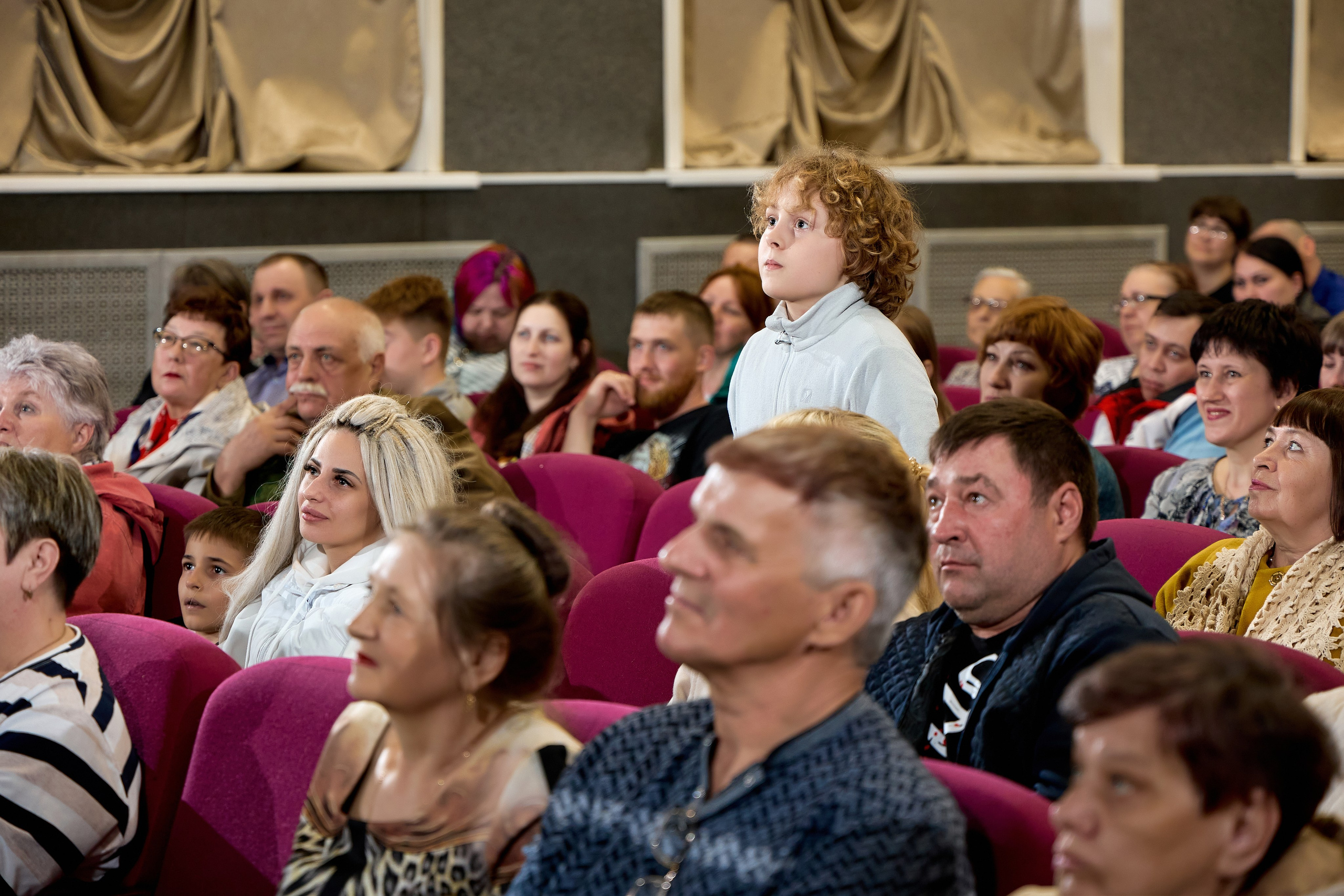 Кинопоказ, дима красилов, киностудия горького. Свадебный репортажный и фуд фотограф в Барнауле Гайфулин Виталий