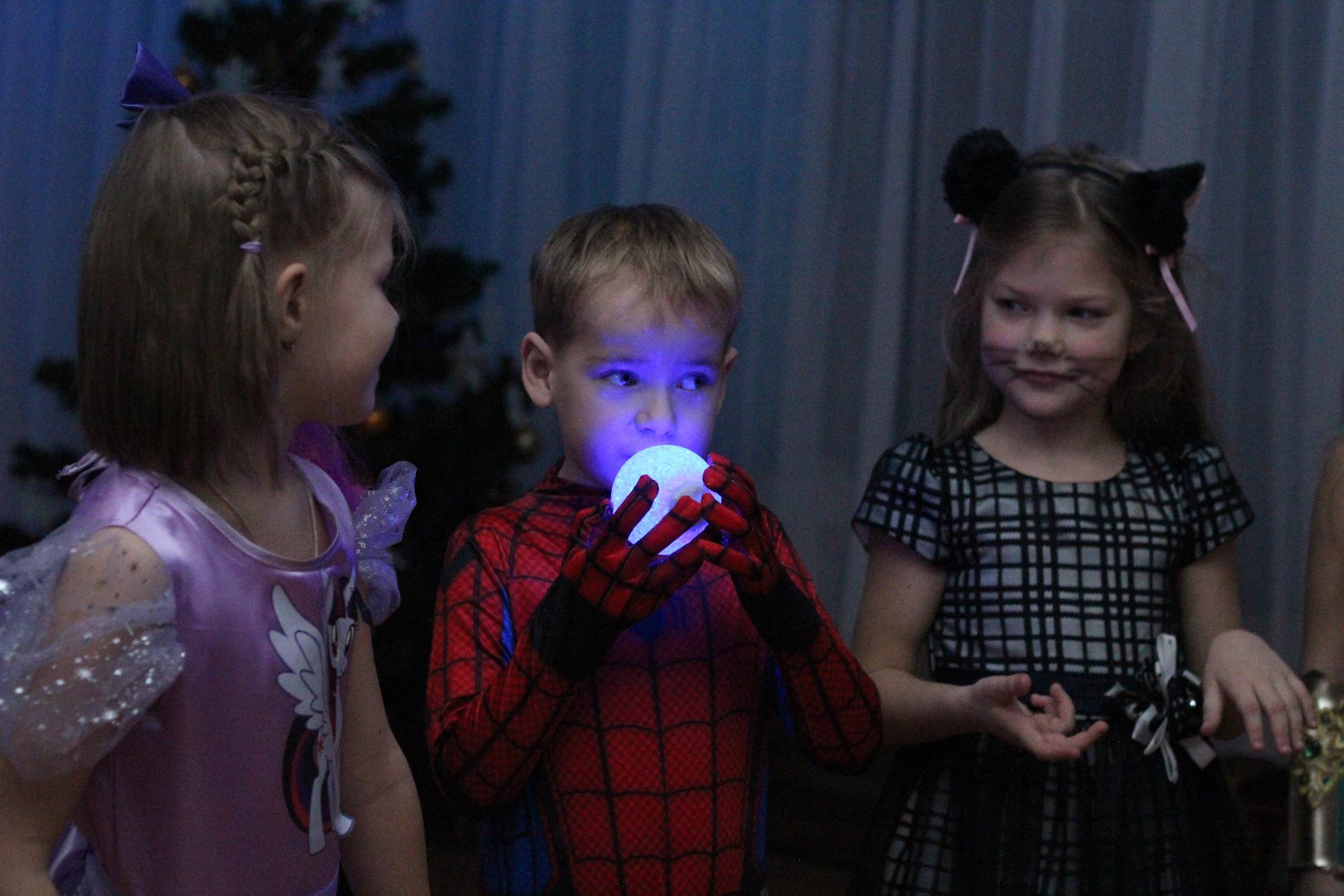 Новогодний утренник. Фотограф Великий Новгород Татьяна Чиглинцева