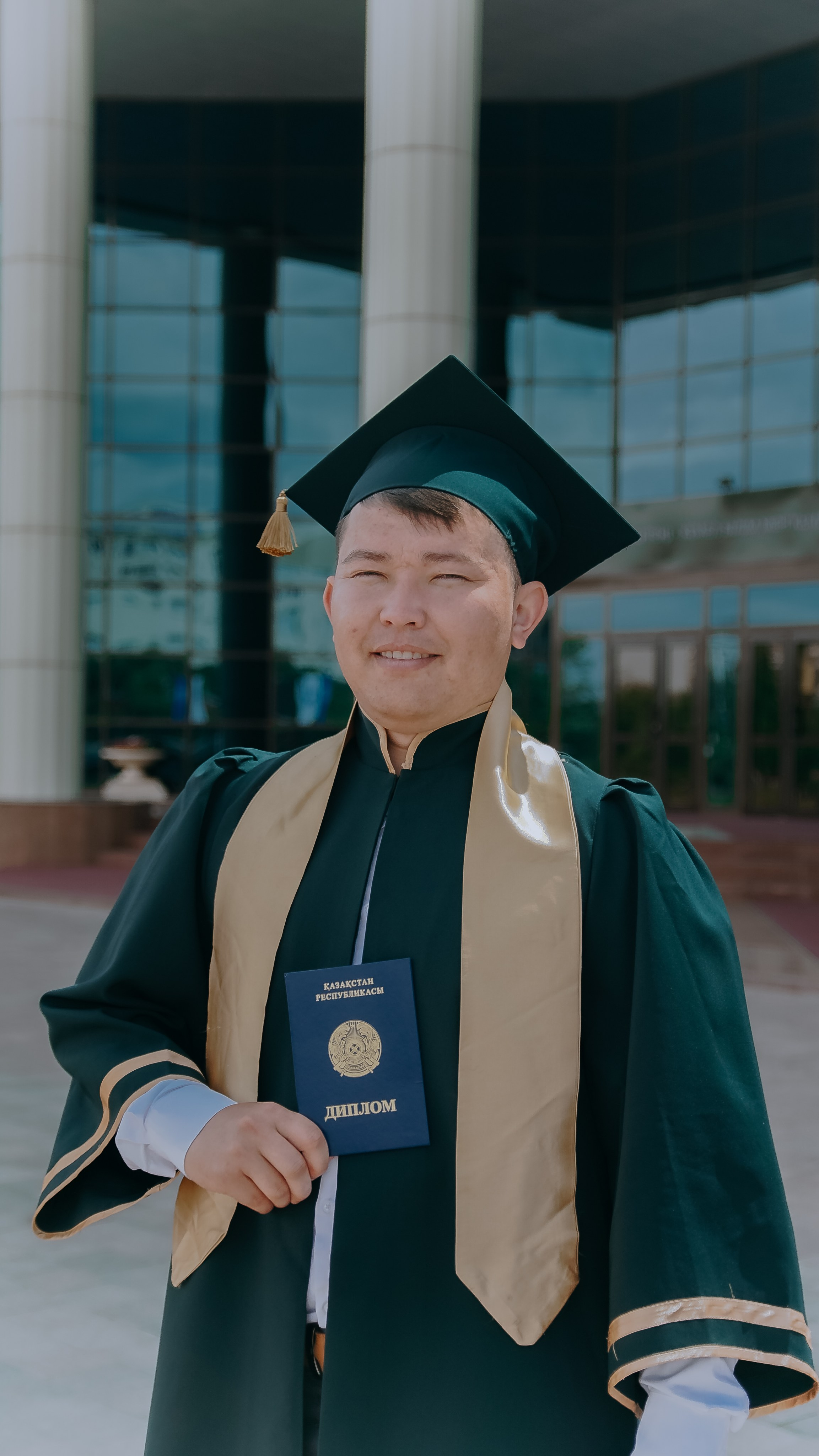 Выручение диплома ЕНУ. Уличный и студийный фотограф в Астане Ержанов Нурасыл