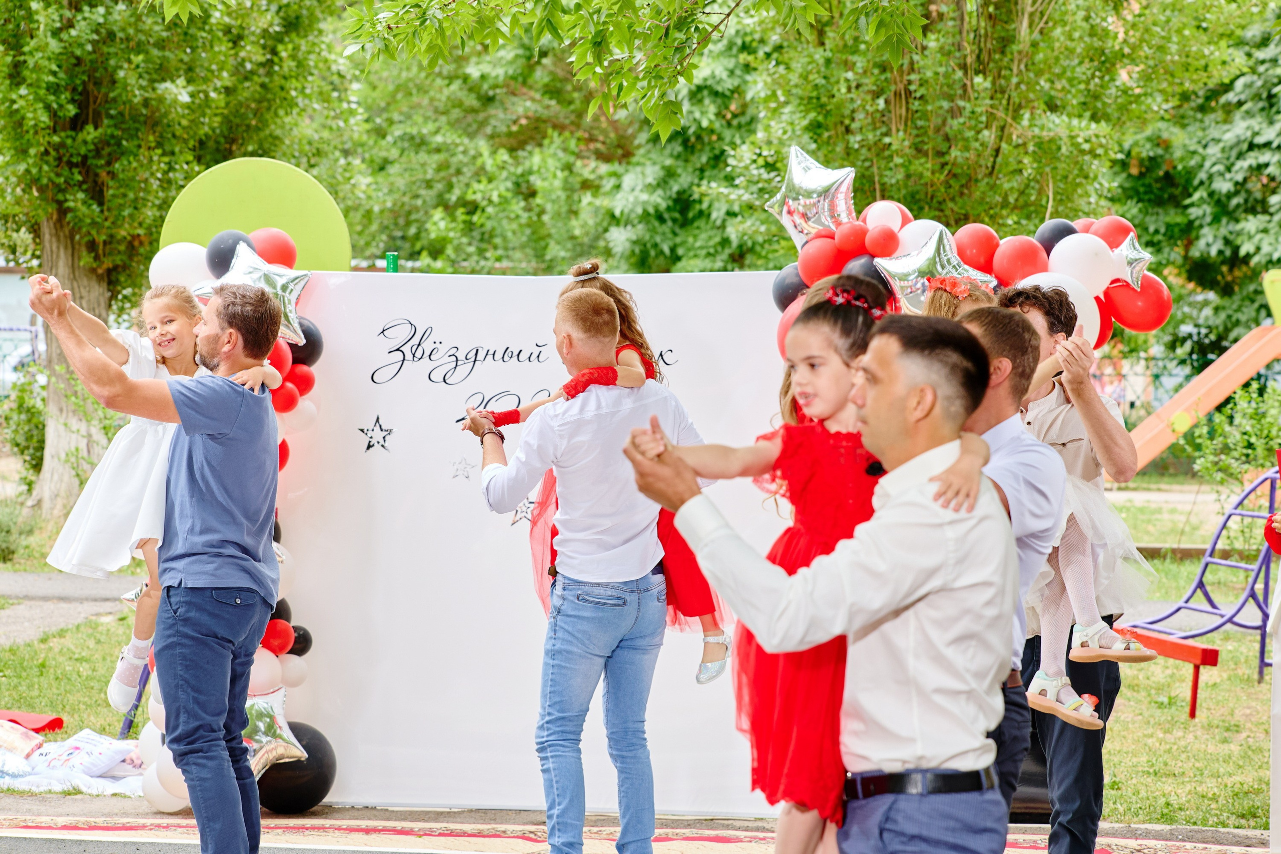 Выпускной 45 сад. Фотограф Выпускные альбомы Таганрог Сергей Коробченко