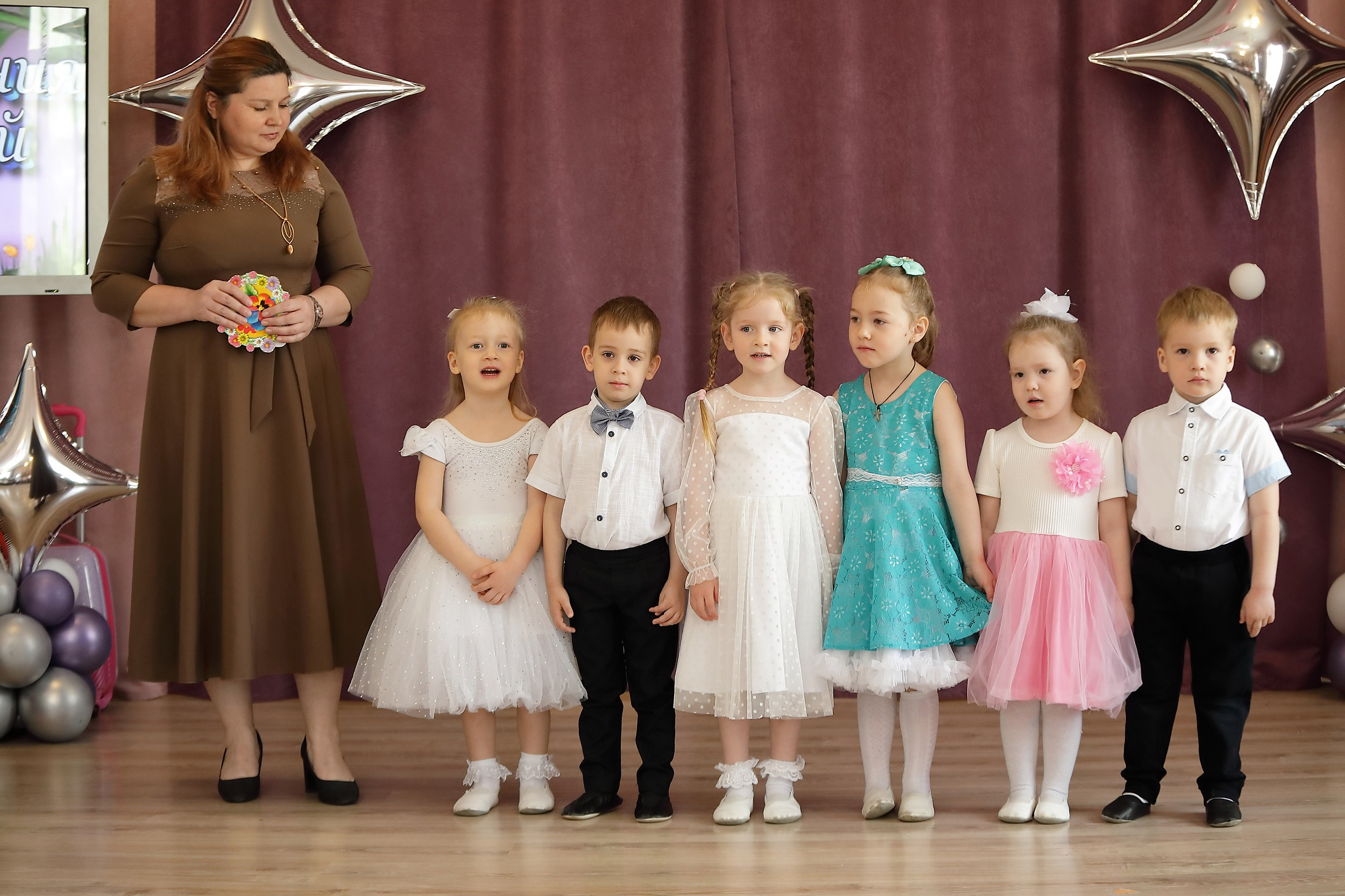 Фотосессия выпускного в детском саду. Свадебный и семейный фотограф и видеограф в Екатеринбурге Полянские Тимур и Анастасия