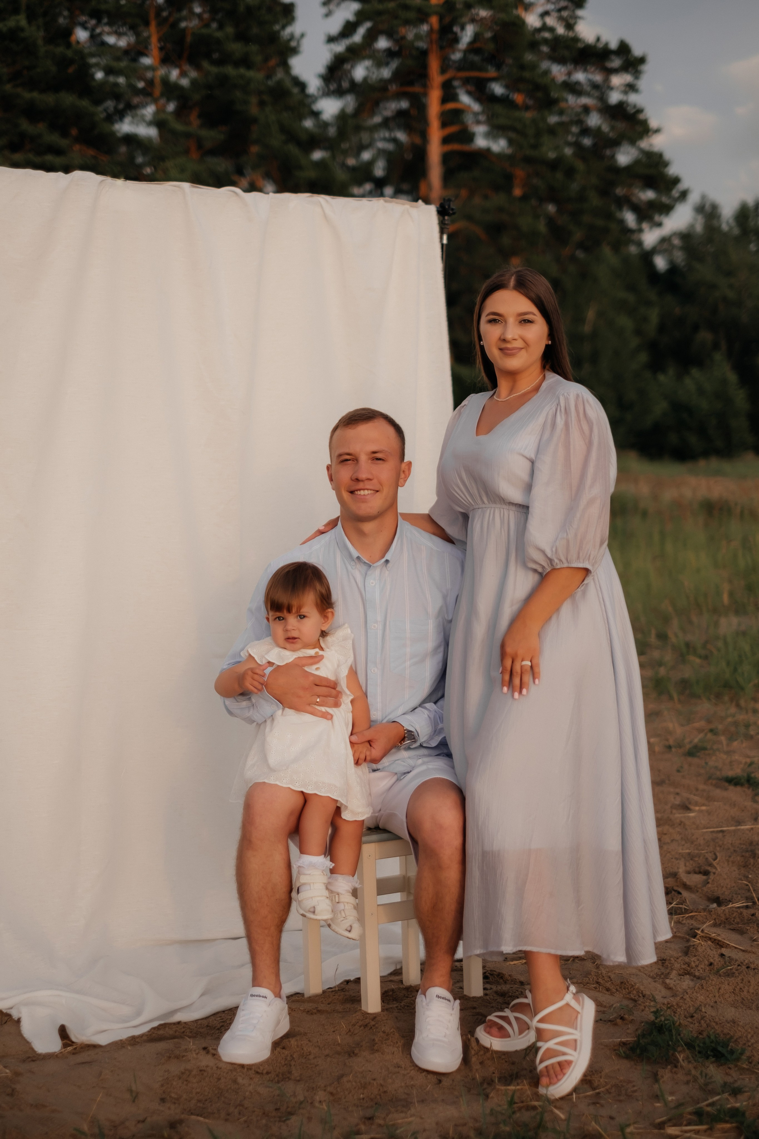 Алина, Ярослав и Тая на берегу. Фотограф в Новосибирске Диана Ильиных