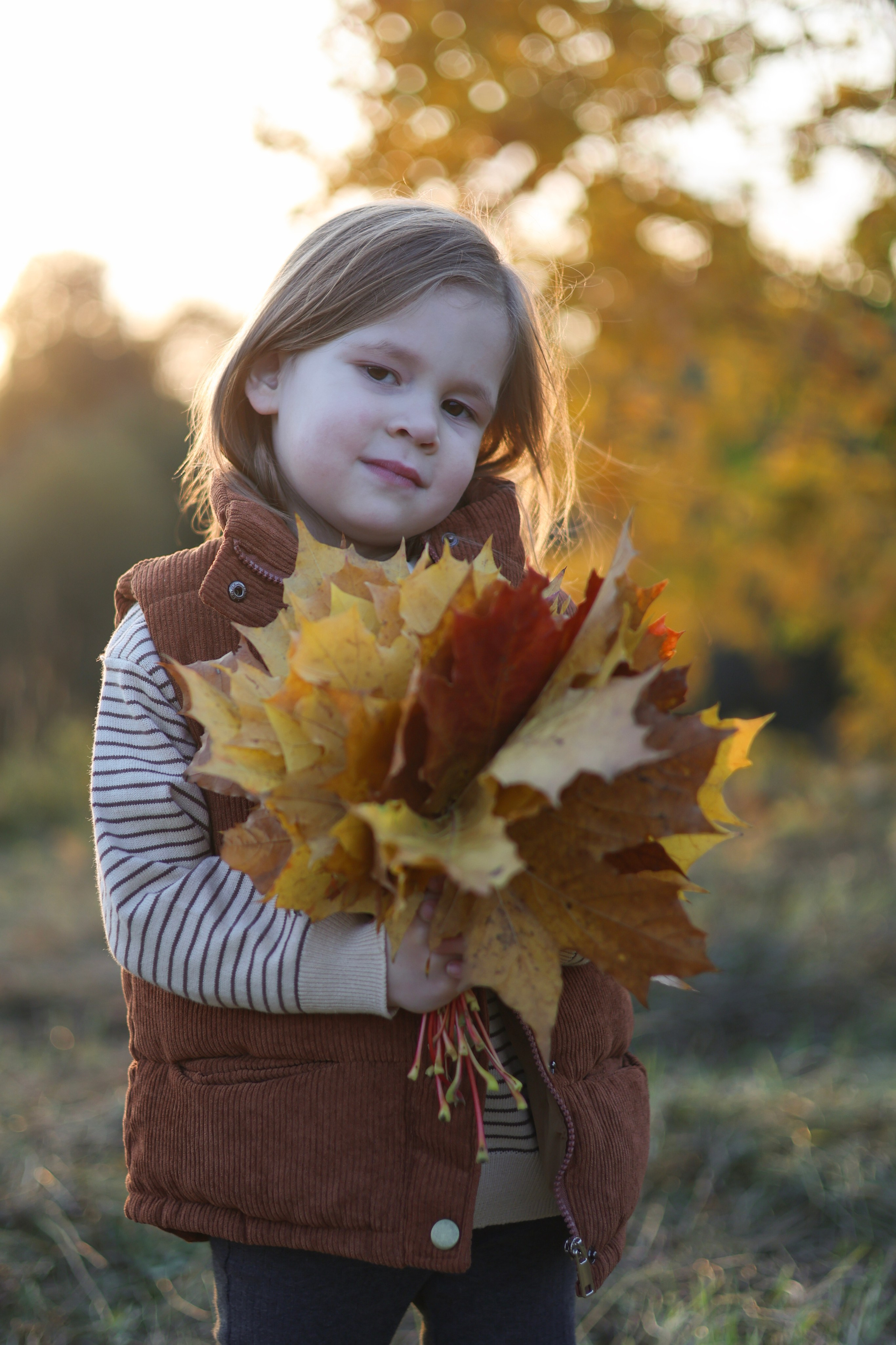 Осенняя прогулка папы с дочками. Семейный и детский фотограф в Москве Анастасия Мурга