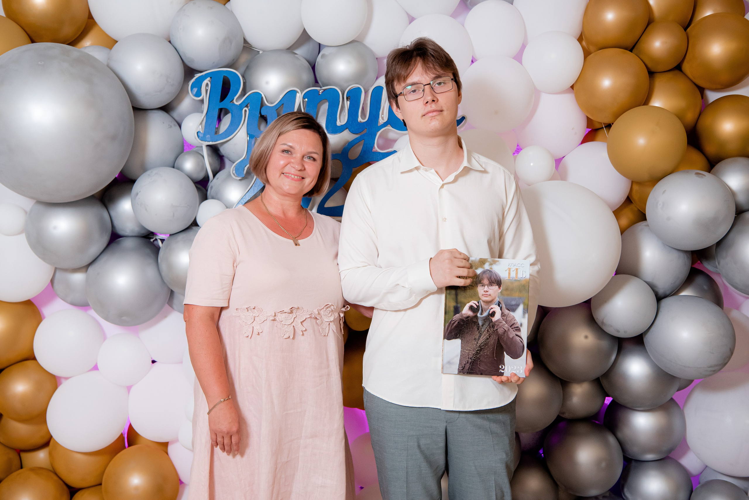 30 Школа. Вручение и Банкет. ДК Юбилейный и Банхоф. Фотограф в Волгограде и Волжском Александр Горбань