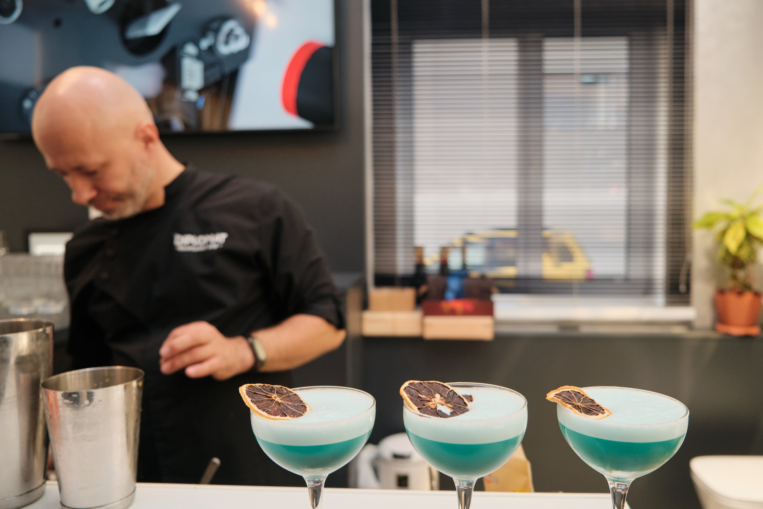 Открытие салона 100 градусов. Антон Ив