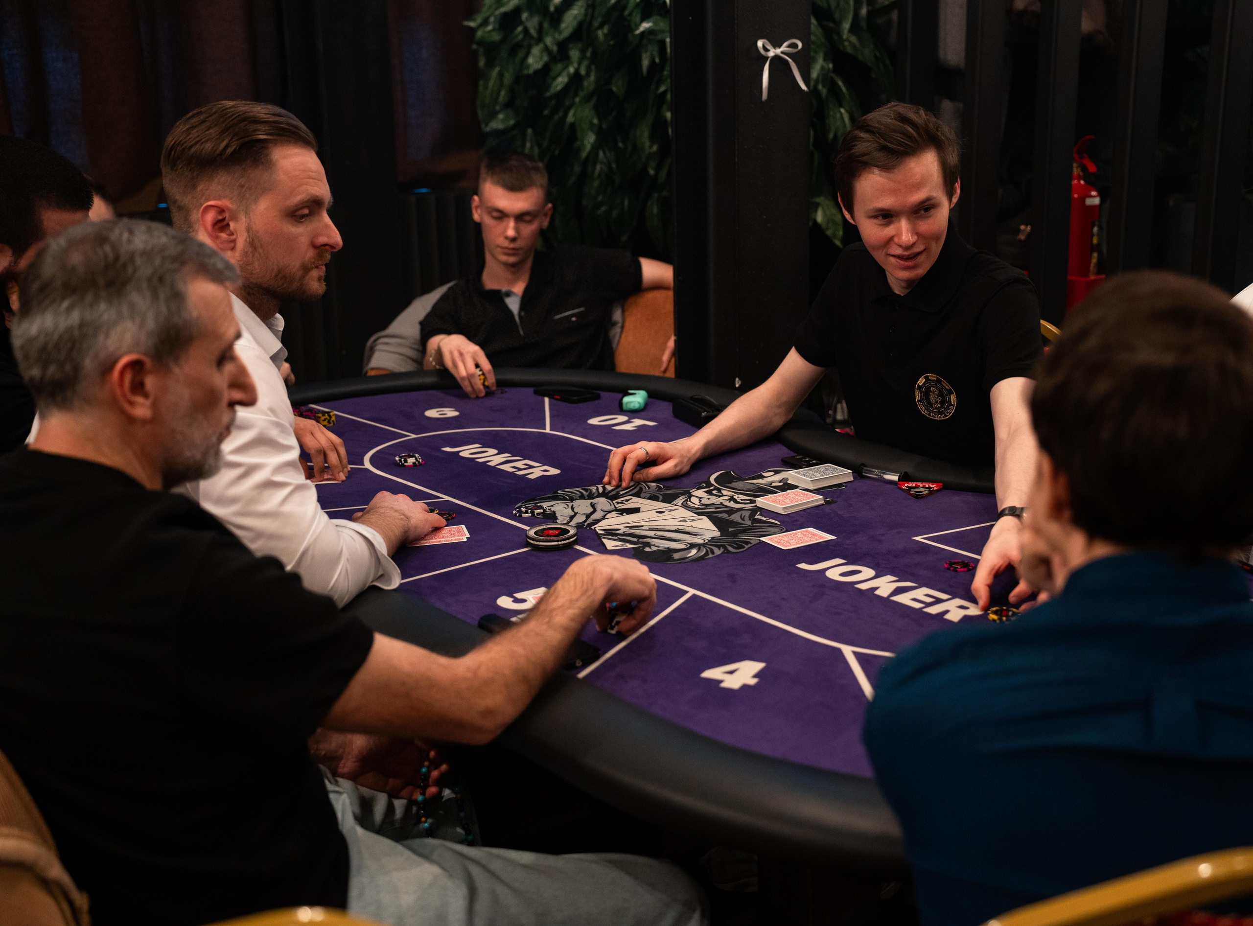 Joker Poker Club 01.03.2026. Коммерческий и художественный фотограф и видеограф в Москве Арсений Тургенев