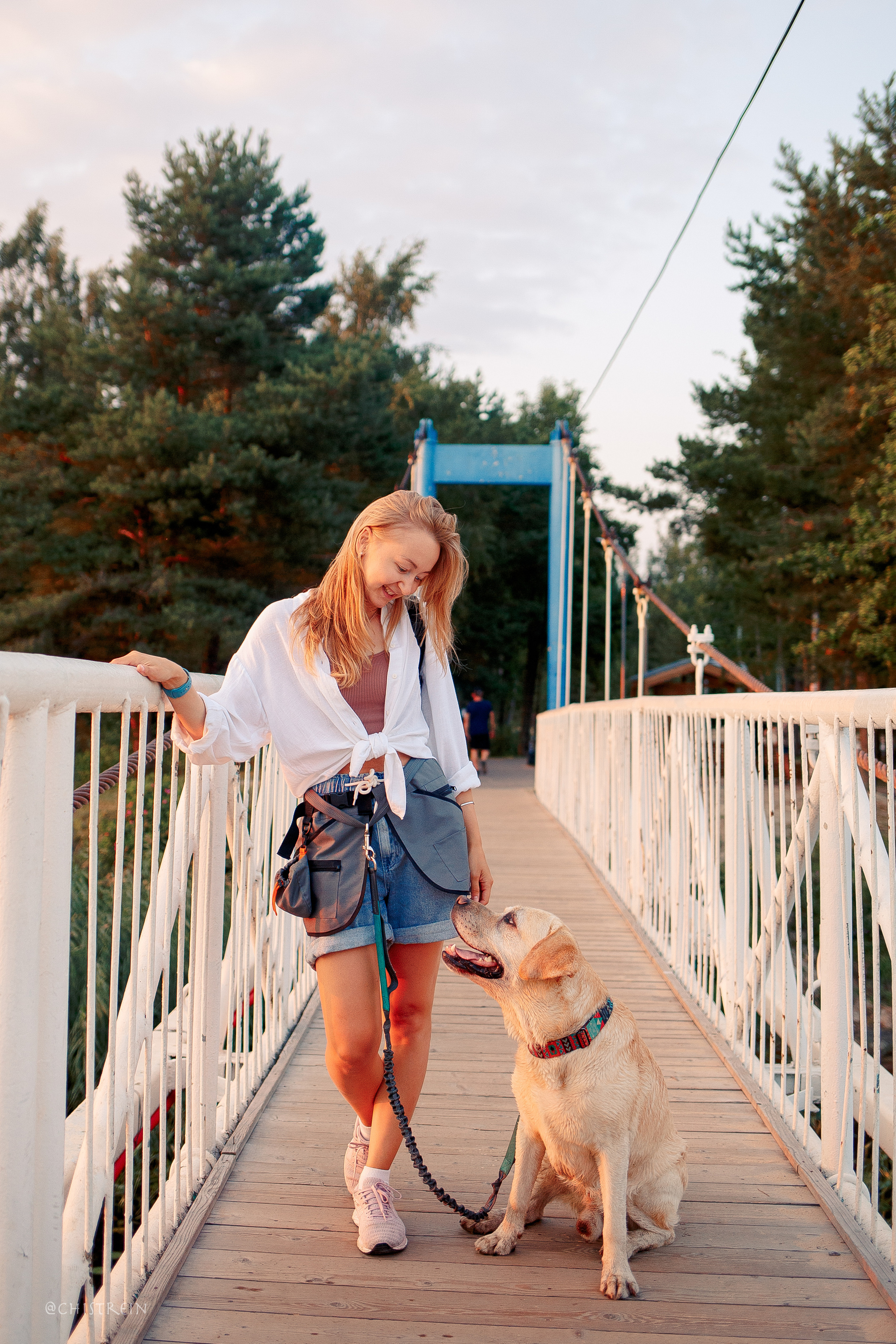 Маша и лабрадор Арни. Фотограф-анималист Наталия Чистюхина в г. Сосновый Бор и ЛО