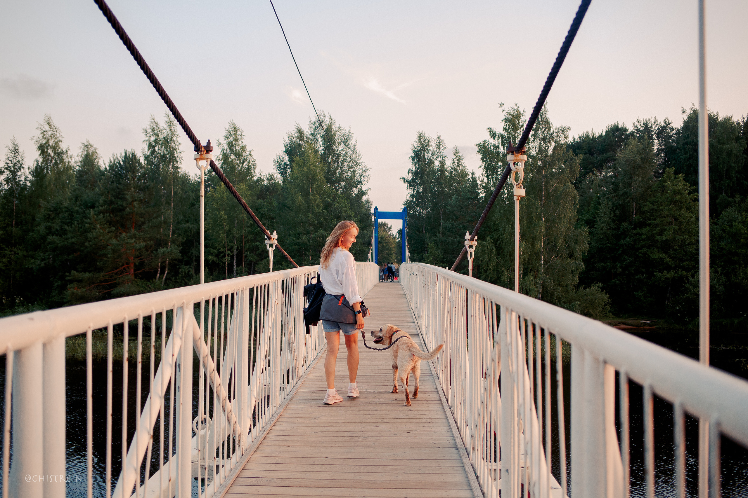 Маша и лабрадор Арни. Фотограф-анималист Наталия Чистюхина в г. Сосновый Бор и ЛО