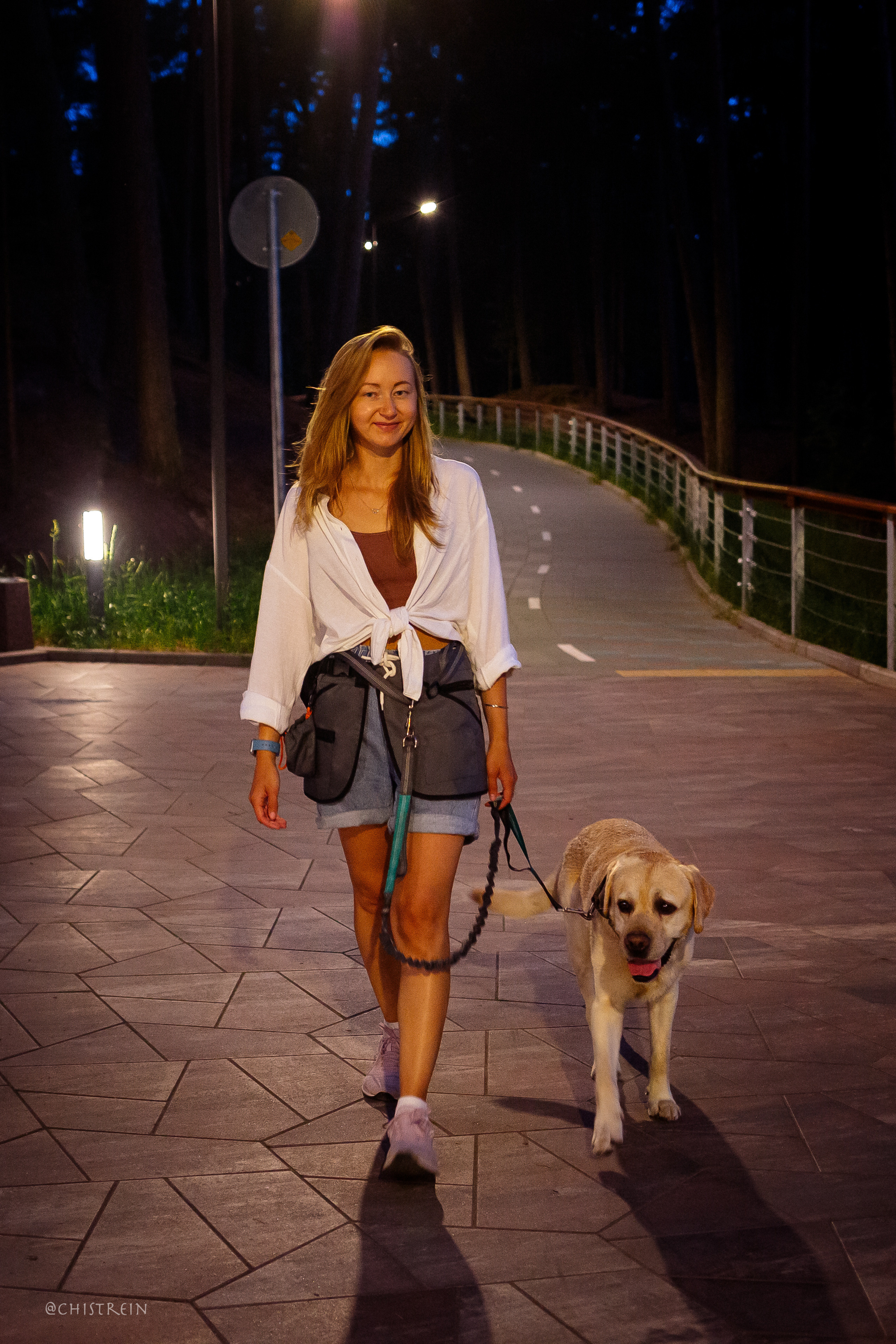 Маша и лабрадор Арни. Фотограф-анималист Наталия Чистюхина в г. Сосновый Бор и ЛО