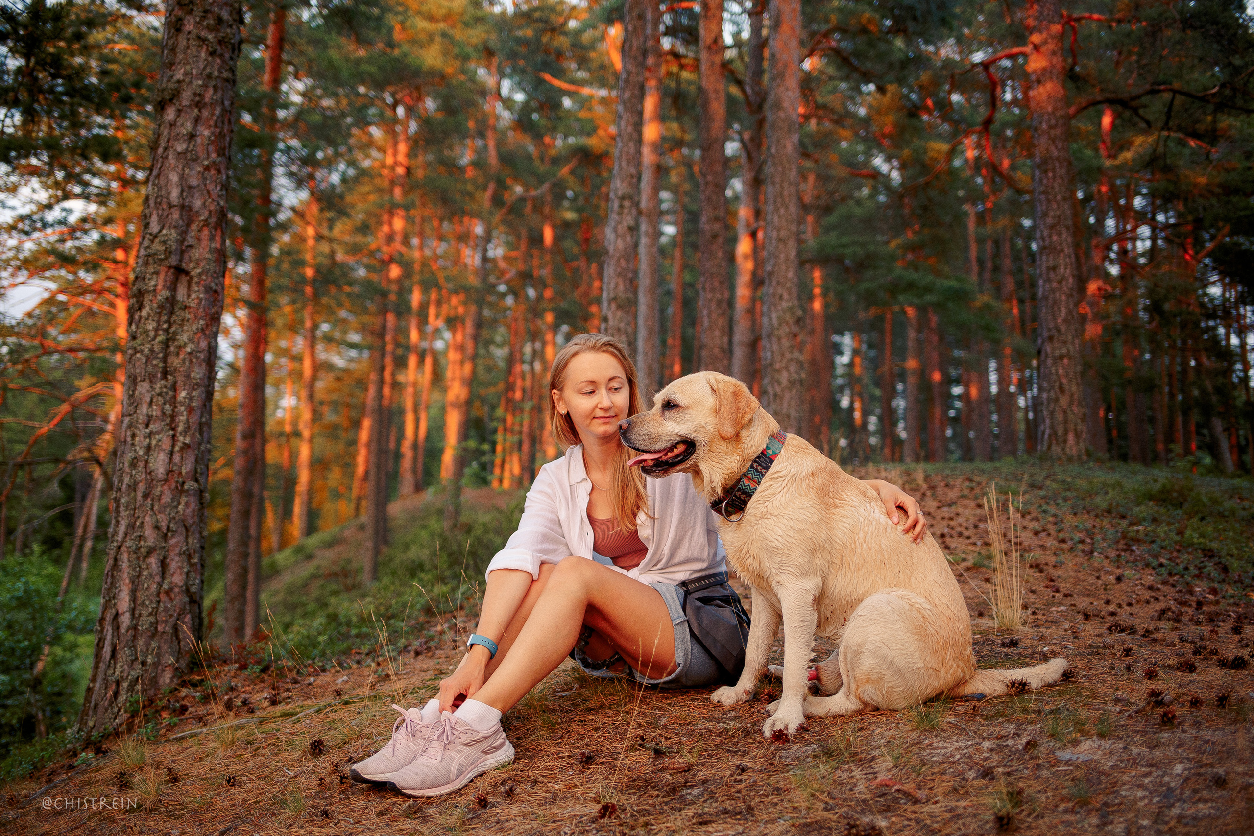 Маша и лабрадор Арни. Фотограф-анималист Наталия Чистюхина в г. Сосновый Бор и ЛО