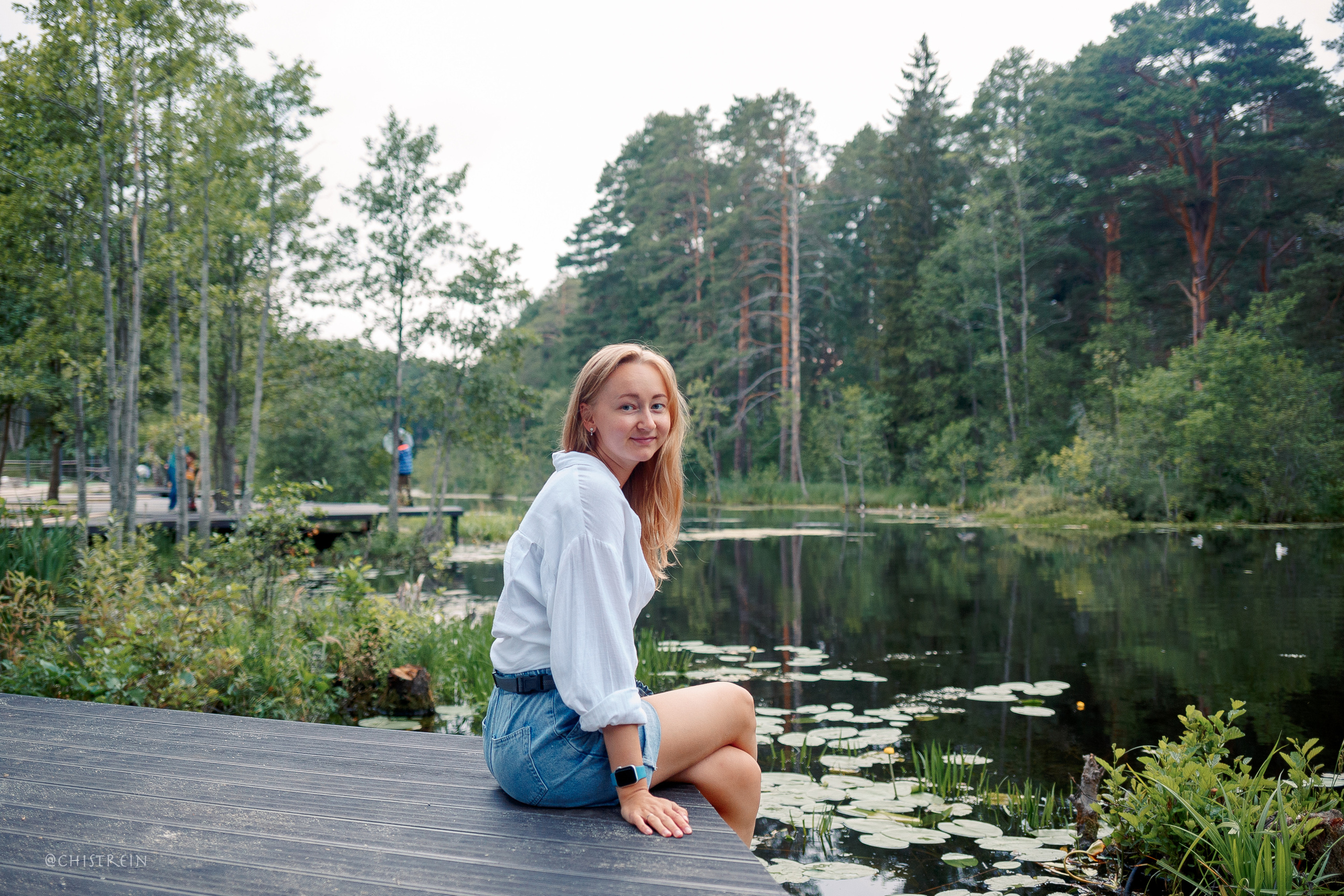 Маша и лабрадор Арни. Фотограф-анималист Наталия Чистюхина в г. Сосновый Бор и ЛО