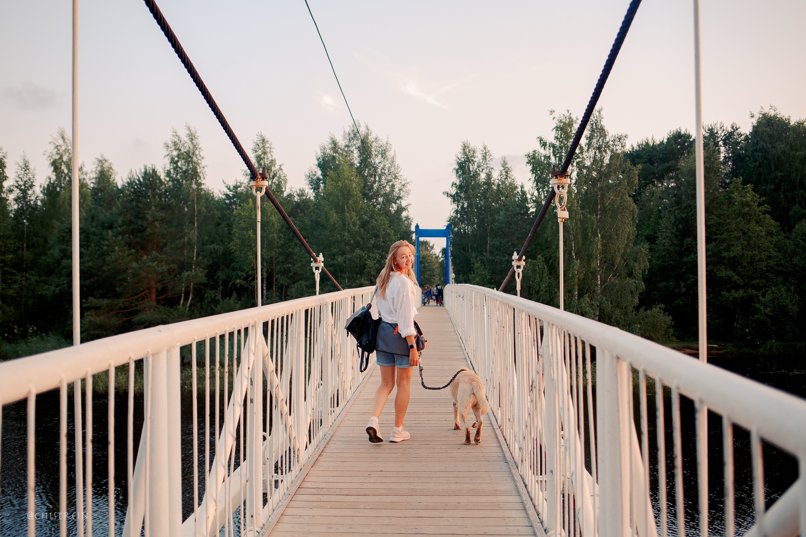 Маша и лабрадор Арни. Фотограф-анималист Наталия Чистюхина в г. Сосновый Бор и ЛО
