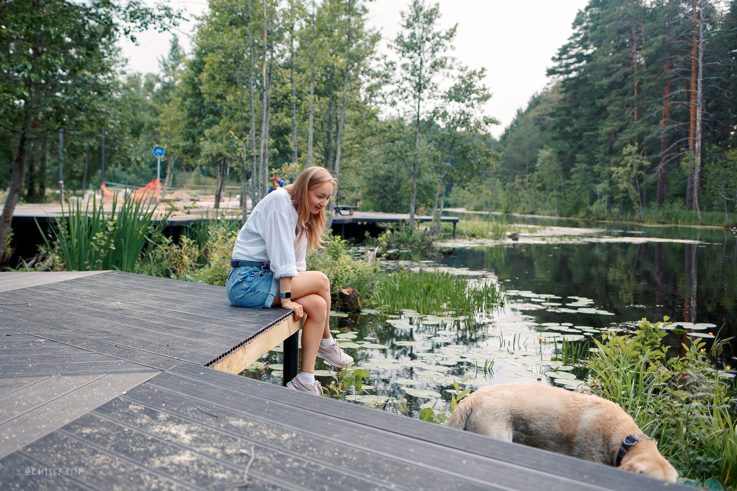 Маша и лабрадор Арни. Фотограф-анималист Наталия Чистюхина в г. Сосновый Бор и ЛО