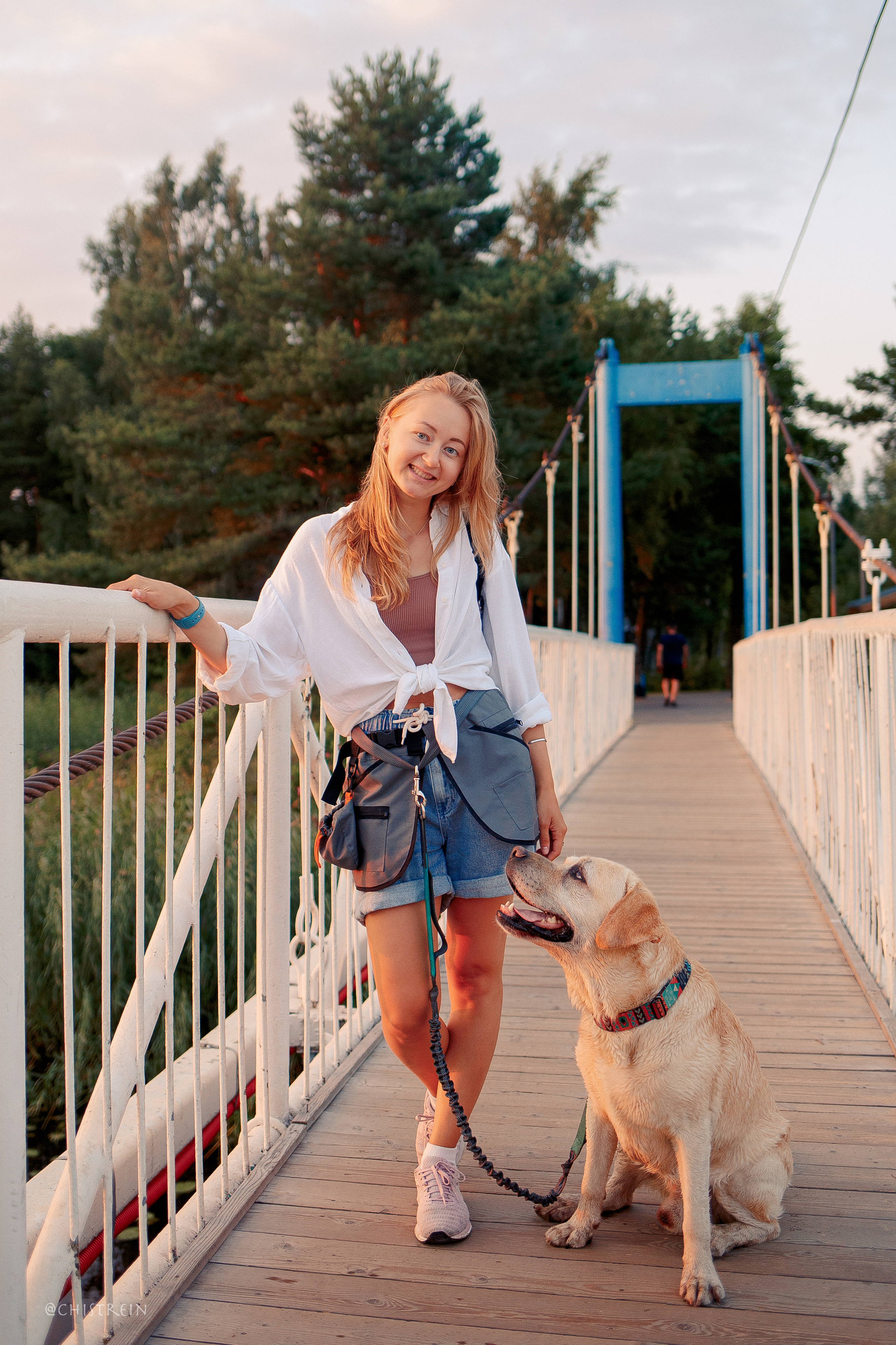 Маша и лабрадор Арни. Фотограф-анималист Наталия Чистюхина в г. Сосновый Бор и ЛО