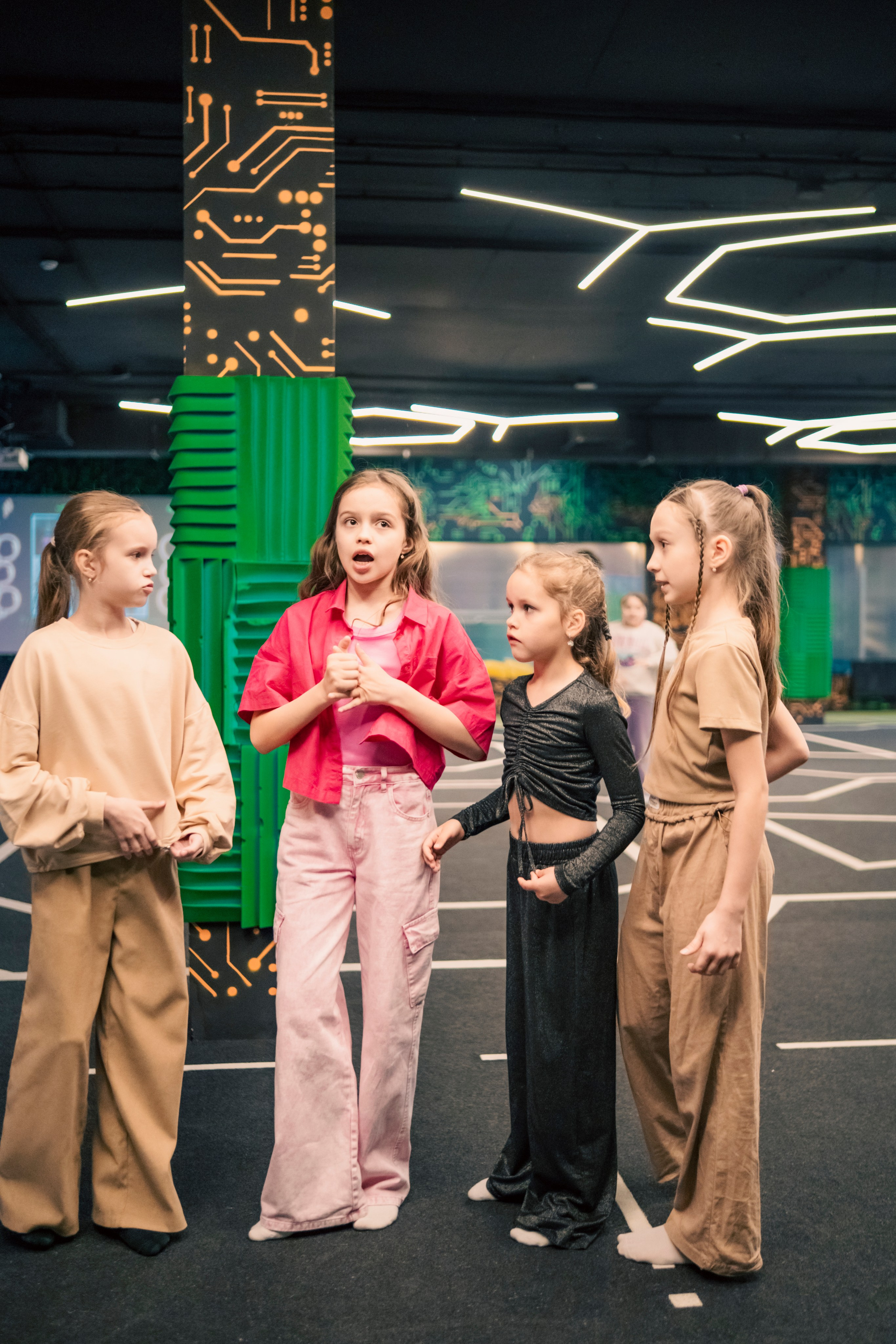 VR April-May. Felixtones