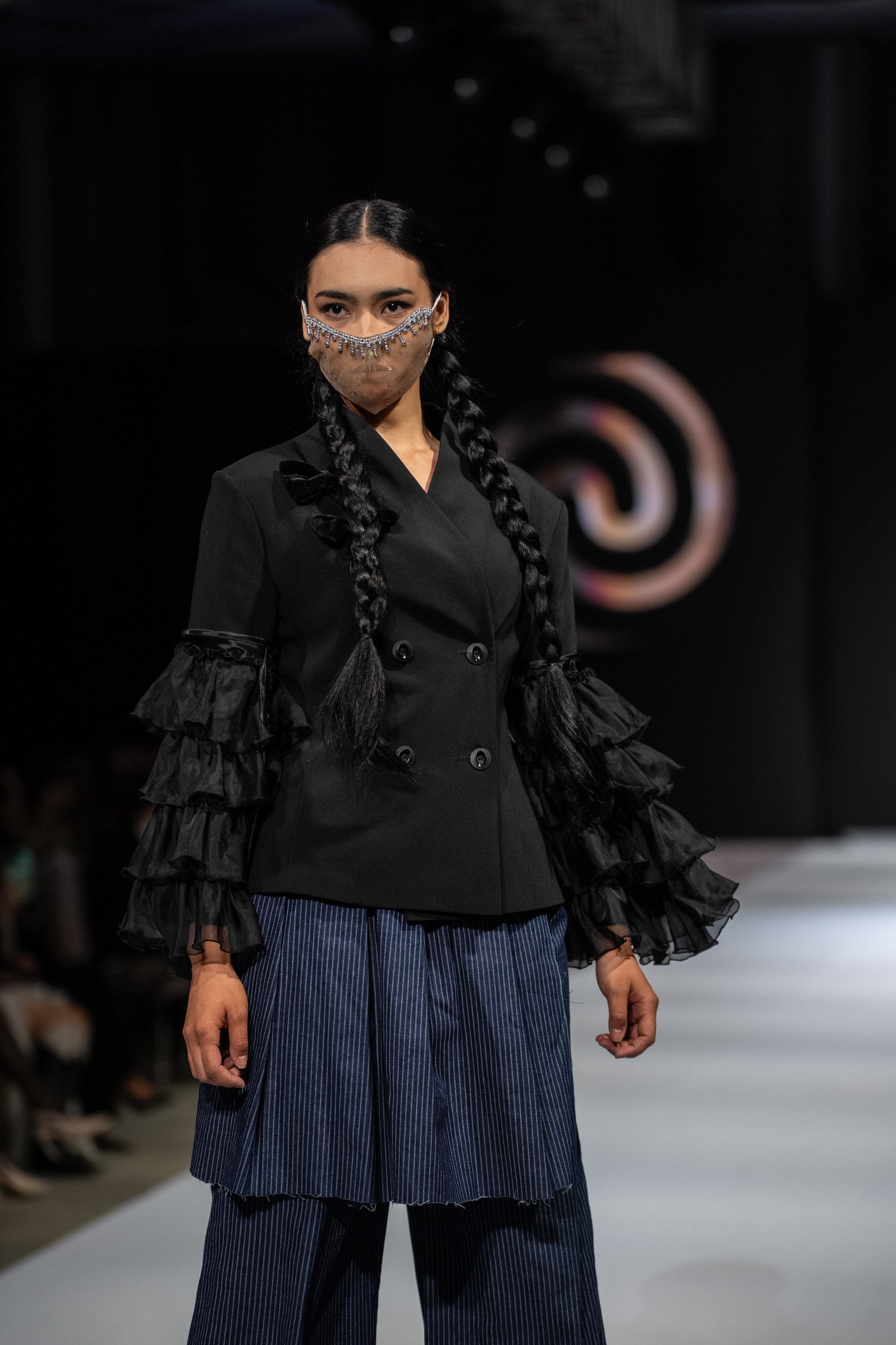 EURASIAN FASHION WEEK Nurasem. Сайт Алматинского НЮ АРТ, будуар и фэшн фотографа Дениса Карпенко