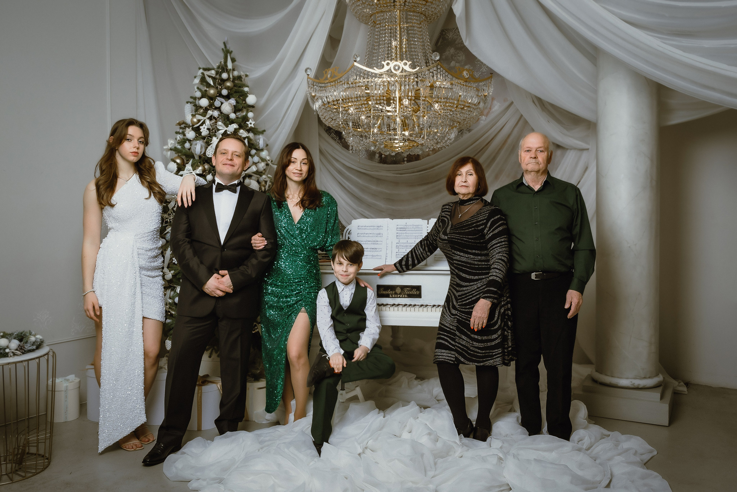 Семейная — 3 поколения. КОНТЕНТ | БРЕНД фотограф Санкт-Петербург — Жанна Олтаржевская