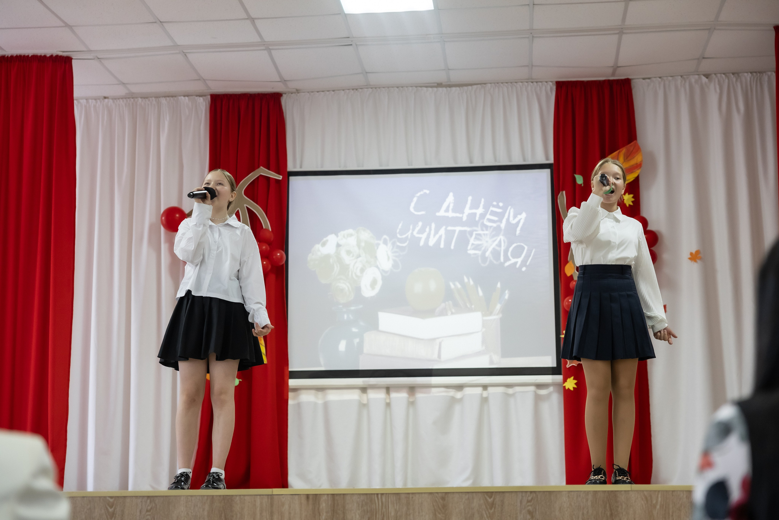 День учителя. Школа 31. Октябрь 2024. Свадебный и Семейный фотограф г. Ижевск Гульназ Солдатова. Гульназ фото