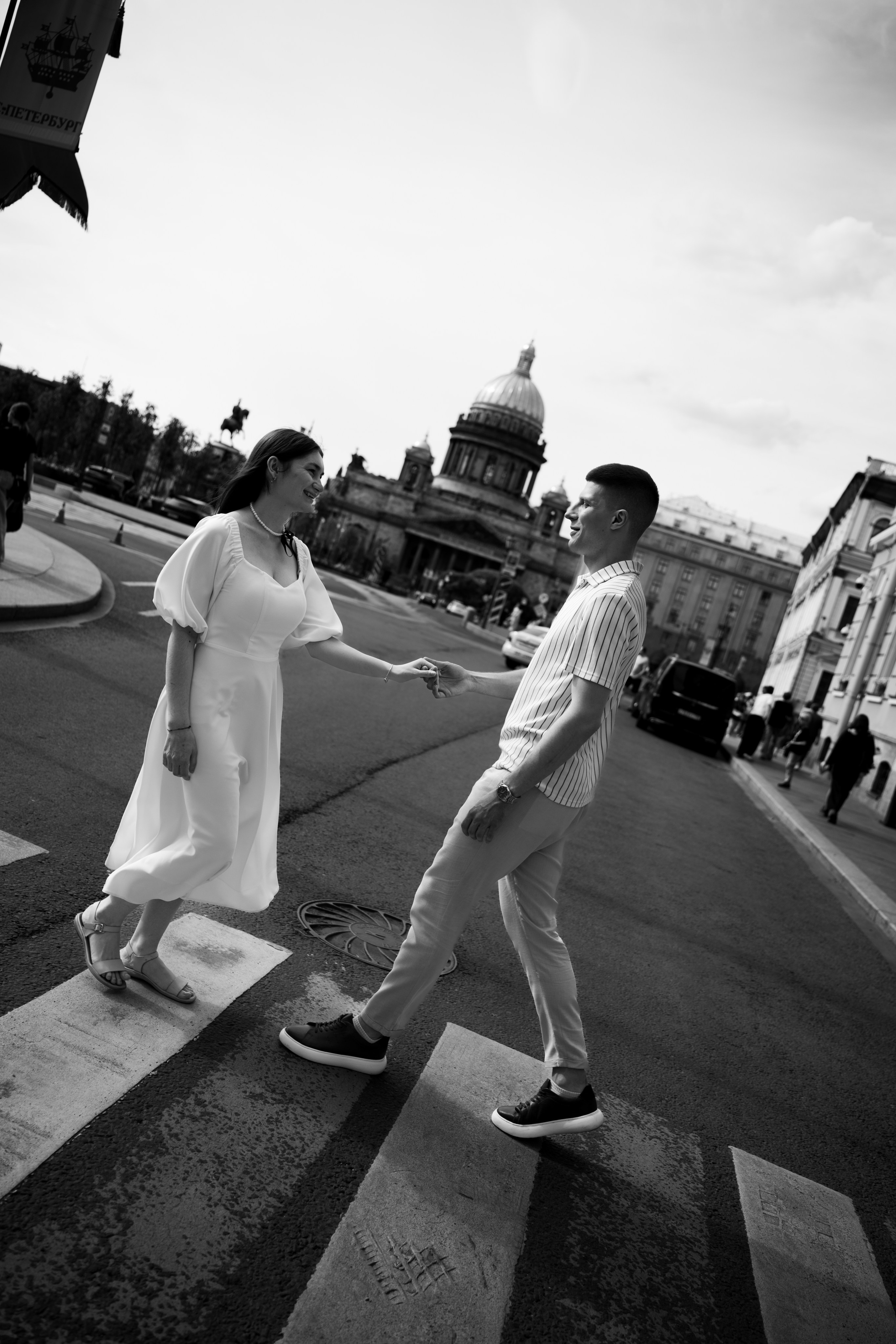 Иван и Алена Прогулочная фотосессия. Свадебный фотограф