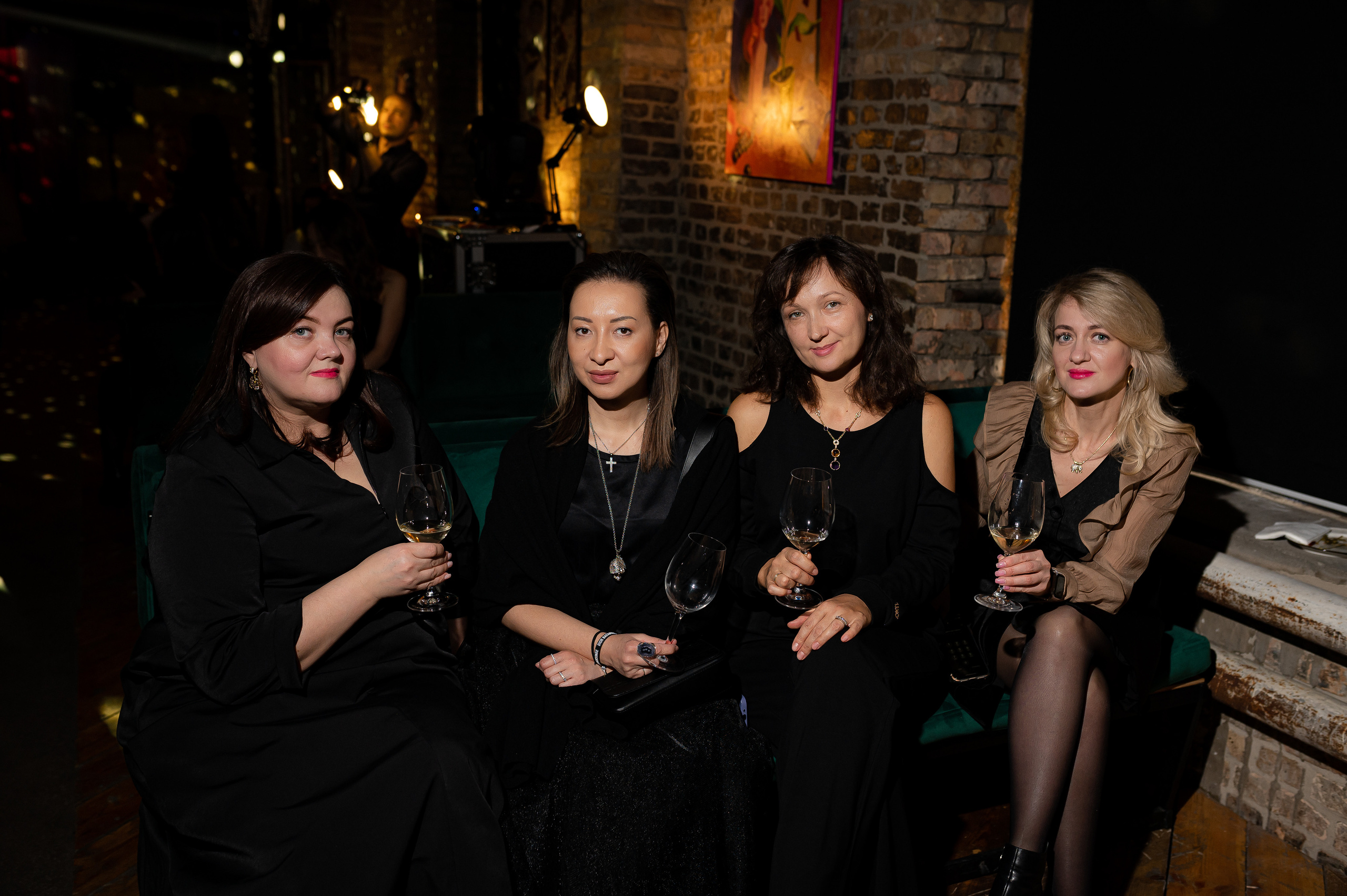 Проект: Арт богемная выставка. Свадебный фотограф