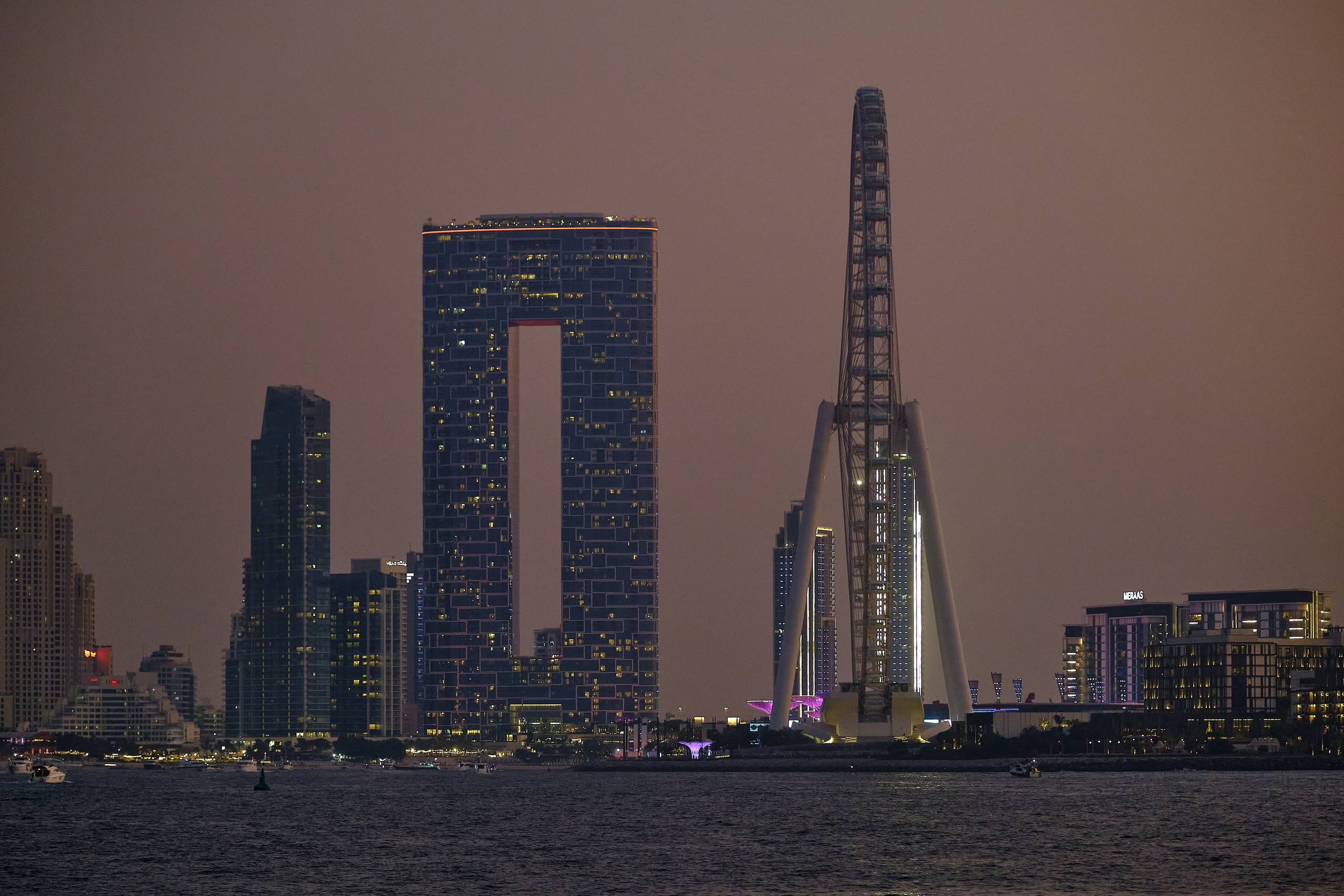 Dubai & Abu Dhabi. Aleksandr Kobtsev