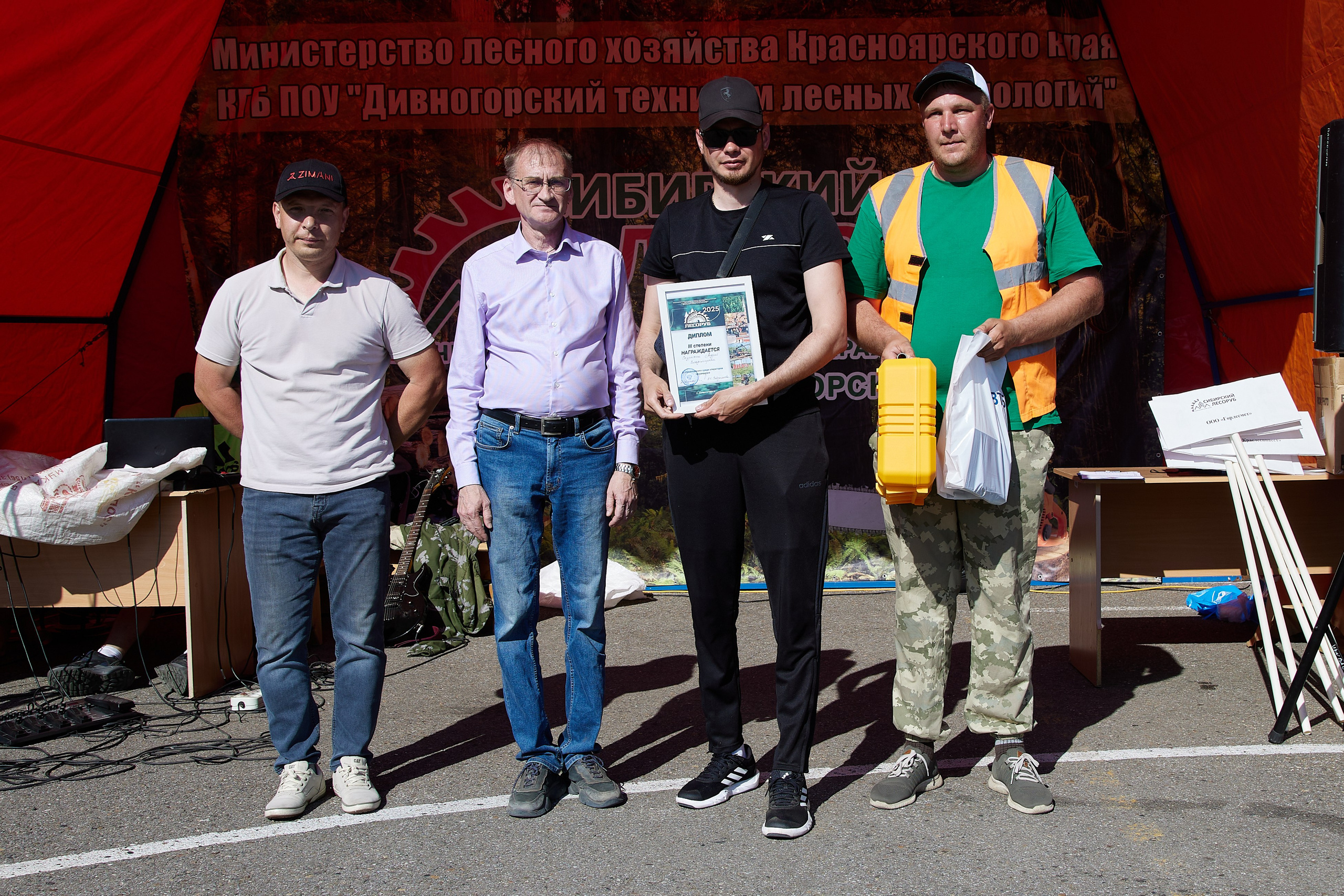Всероссийские соревнования СИБИРСКИЙ ЛЕСОРУБ 2025. Фотограф Москва Concerts photo / Fashion photо