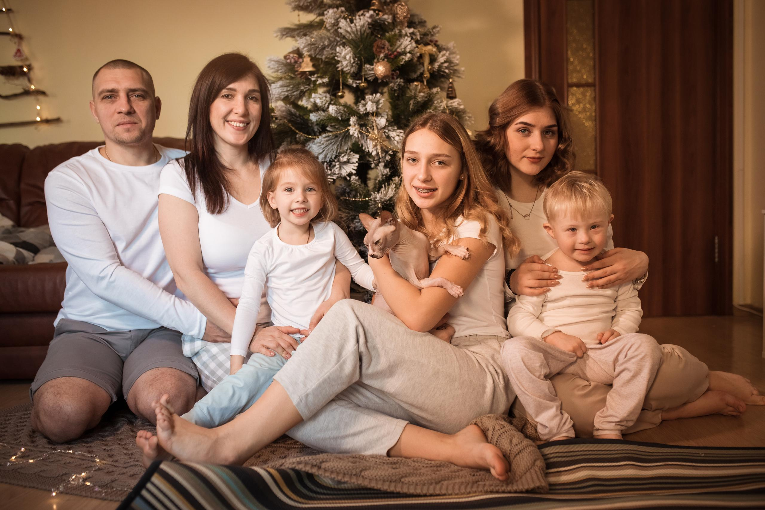 Домашняя теплая съемка для чудесной большой семьи. Женский семейный фотограф Тула Москва Захарова Анна