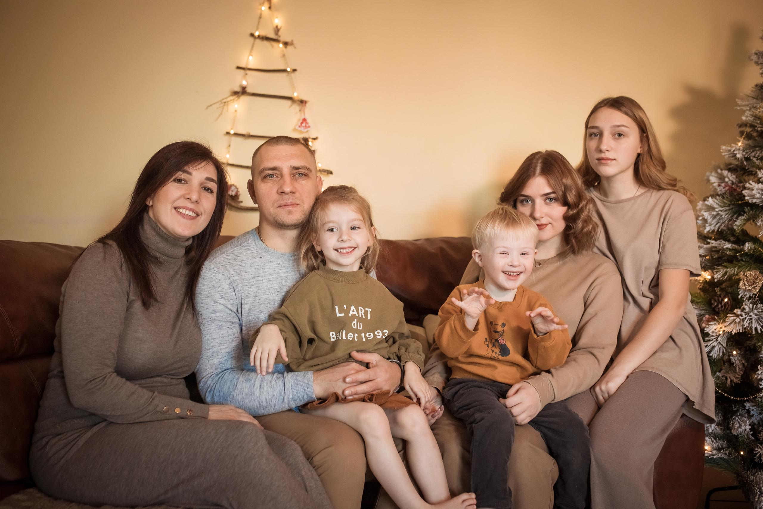 Домашняя теплая съемка для чудесной большой семьи. Женский семейный фотограф Тула Москва Захарова Анна