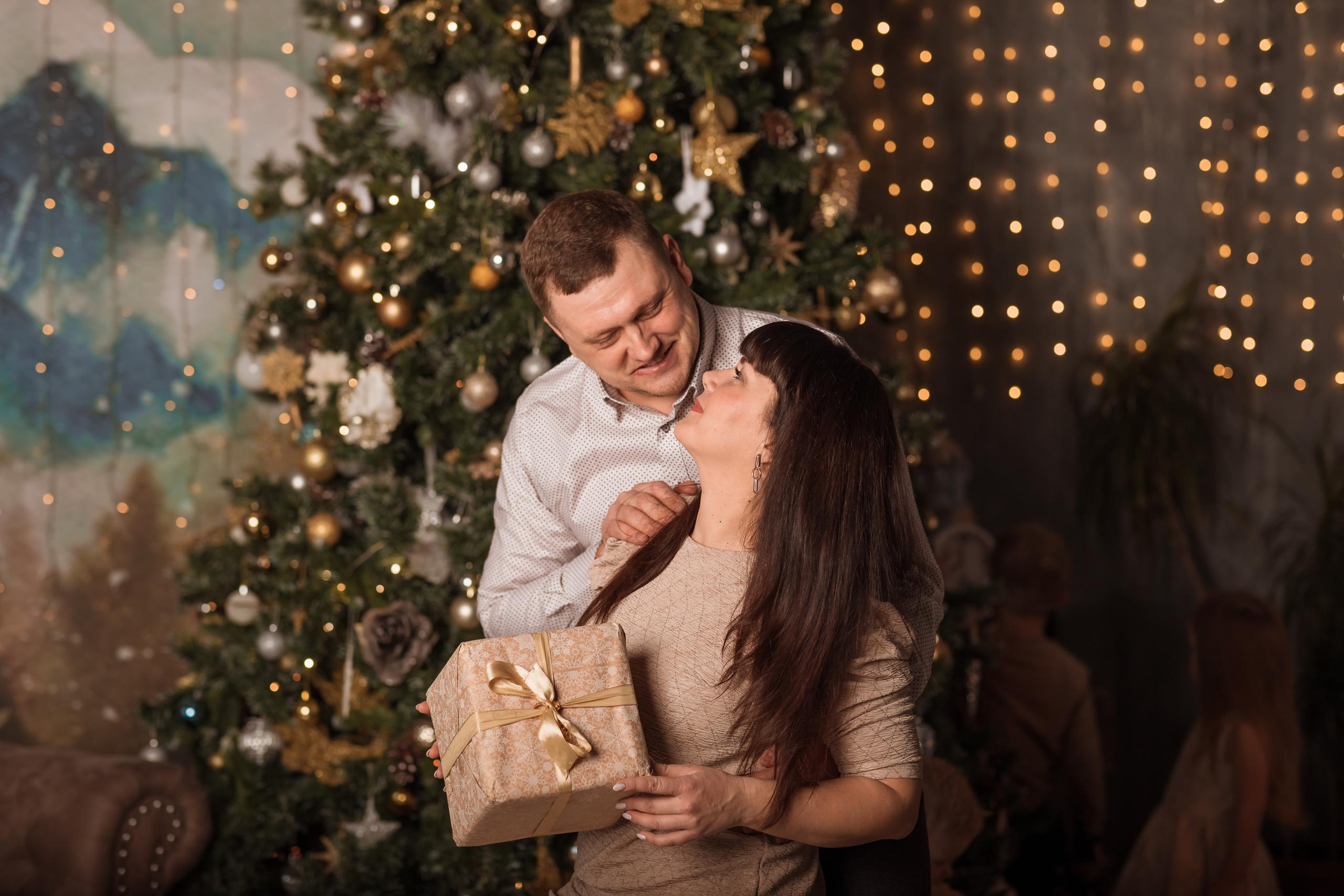 Новогодняя съемка для большой семьи в студии Библиотека. Женский семейный фотограф Тула Москва Захарова Анна