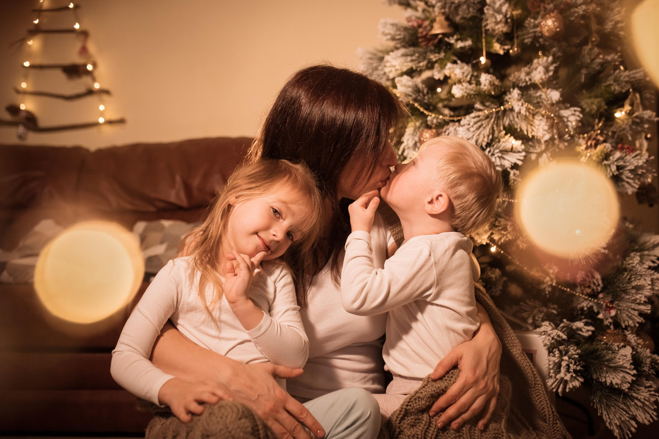 Домашняя теплая съемка для чудесной большой семьи. Женский семейный фотограф Тула Москва Захарова Анна