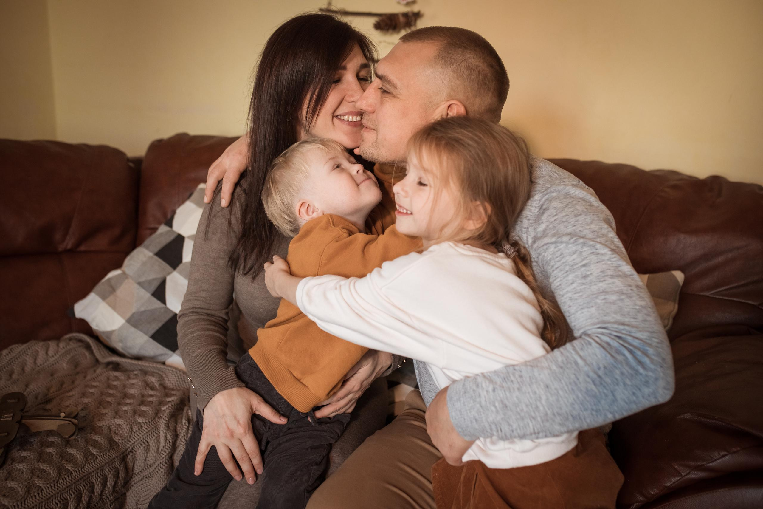 Домашняя теплая съемка для чудесной большой семьи. Женский семейный фотограф Тула Москва Захарова Анна