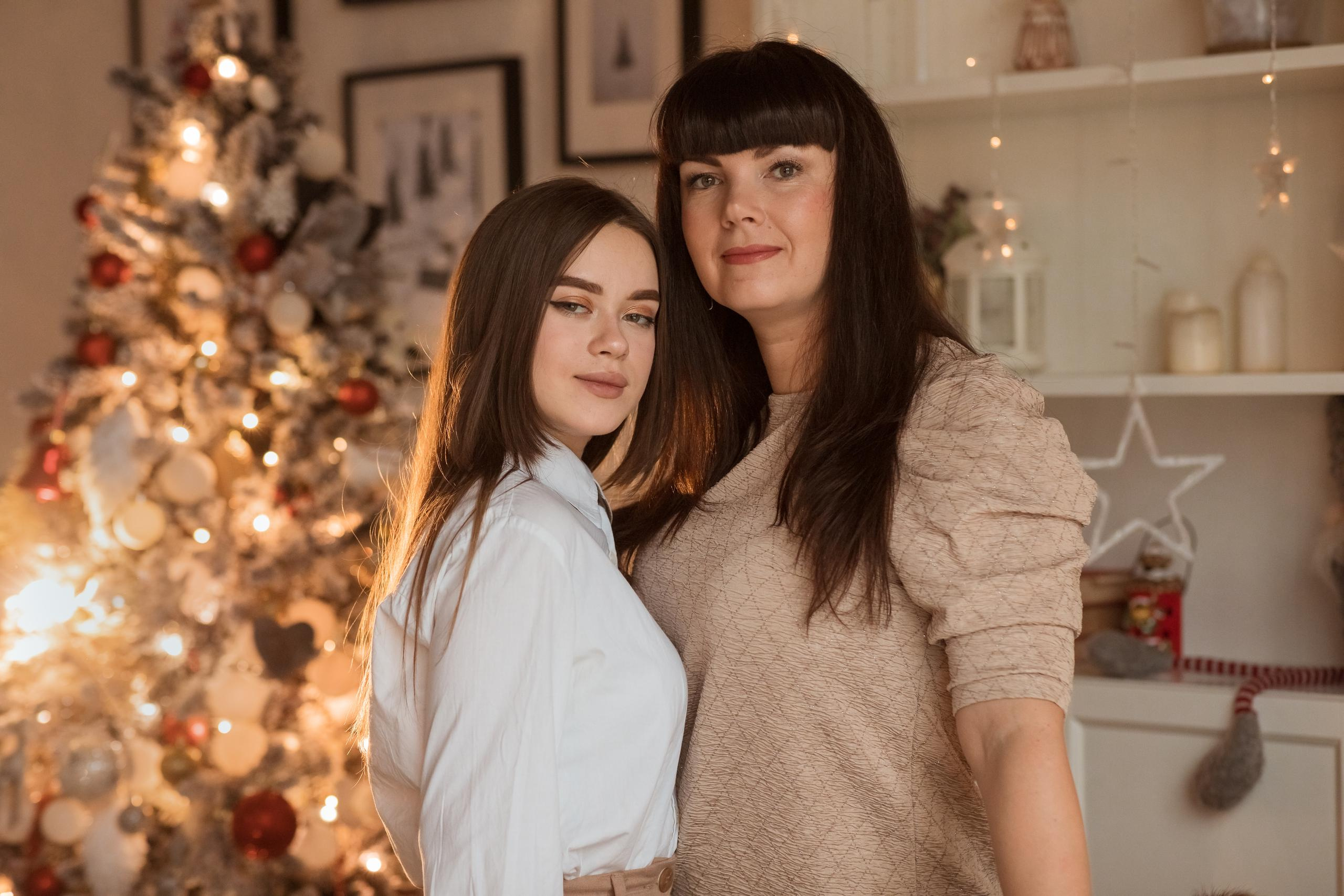 Новогодняя съемка для большой семьи в студии Библиотека. Женский семейный фотограф Тула Москва Захарова Анна