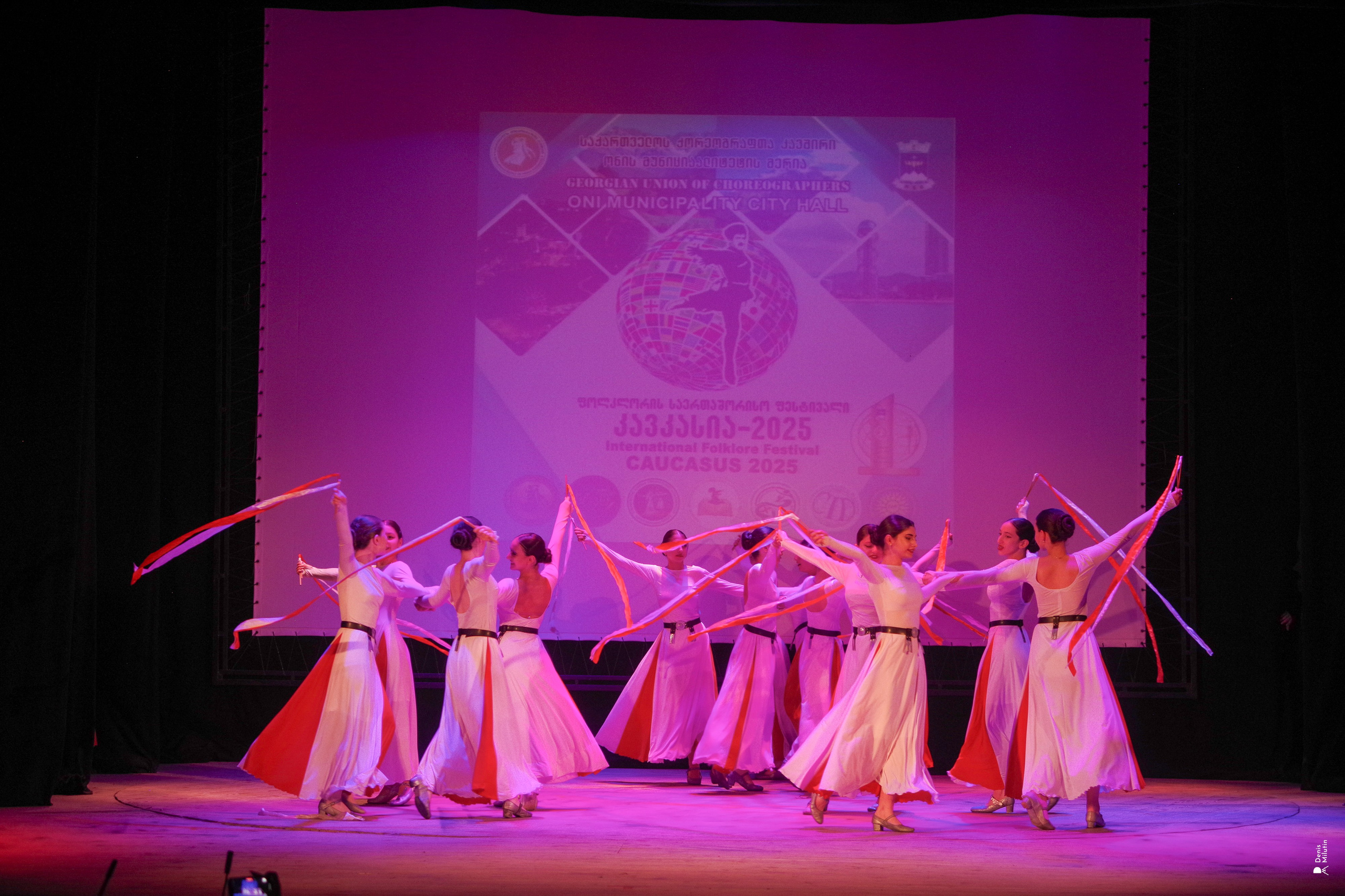 Танцы в прекрасном Они. Портретный фотограф Денис Милютин